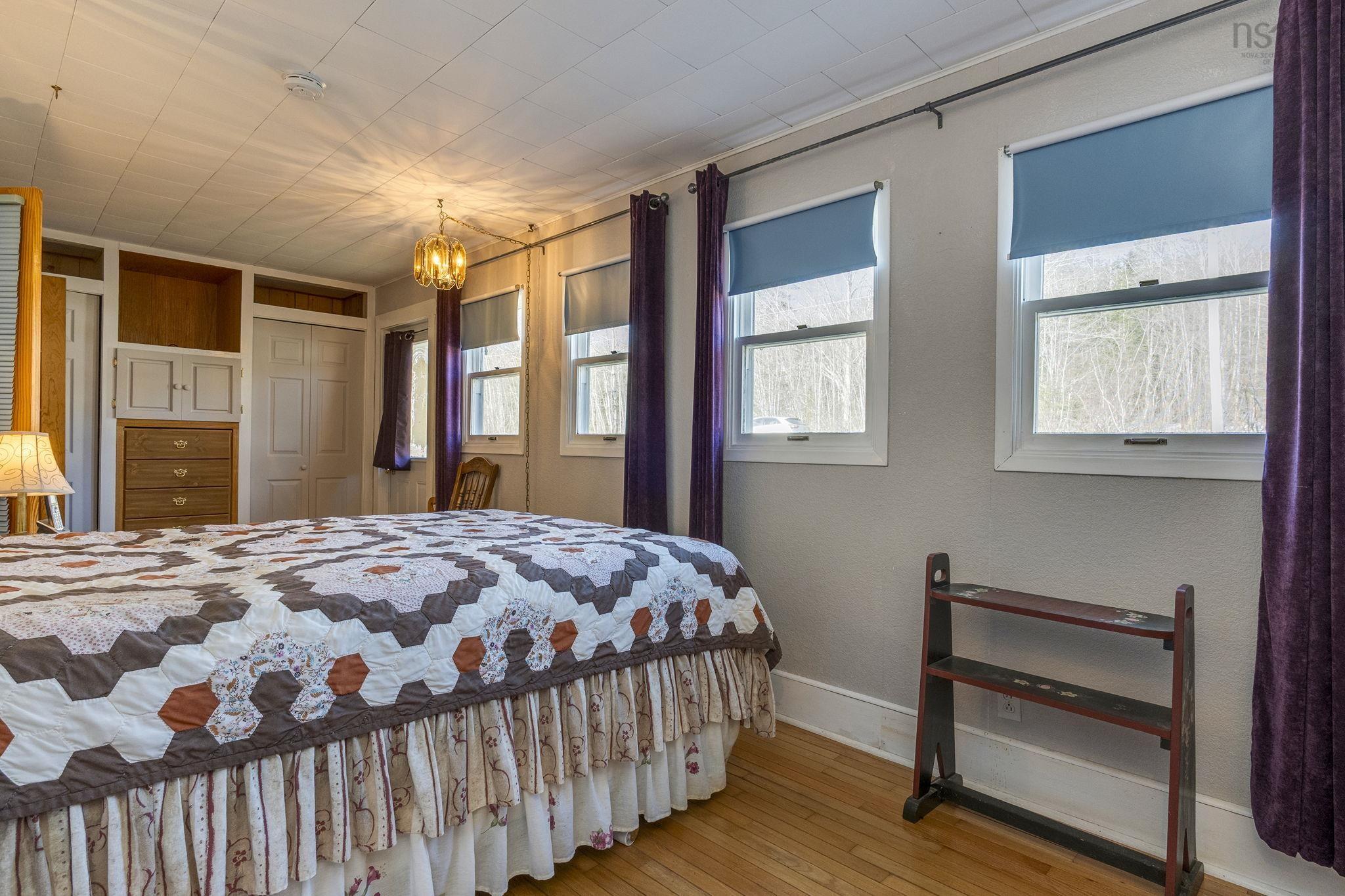 $300,000.00: 7966 Highway 10, Nictaux South