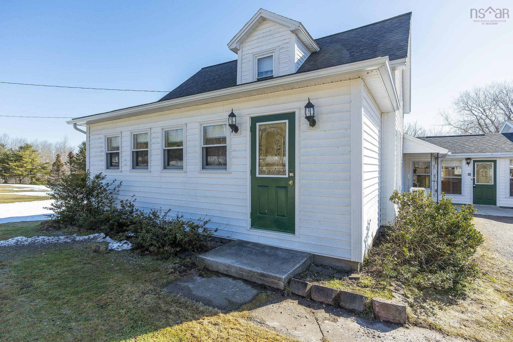 $300,000.00: 7966 Highway 10, Nictaux South