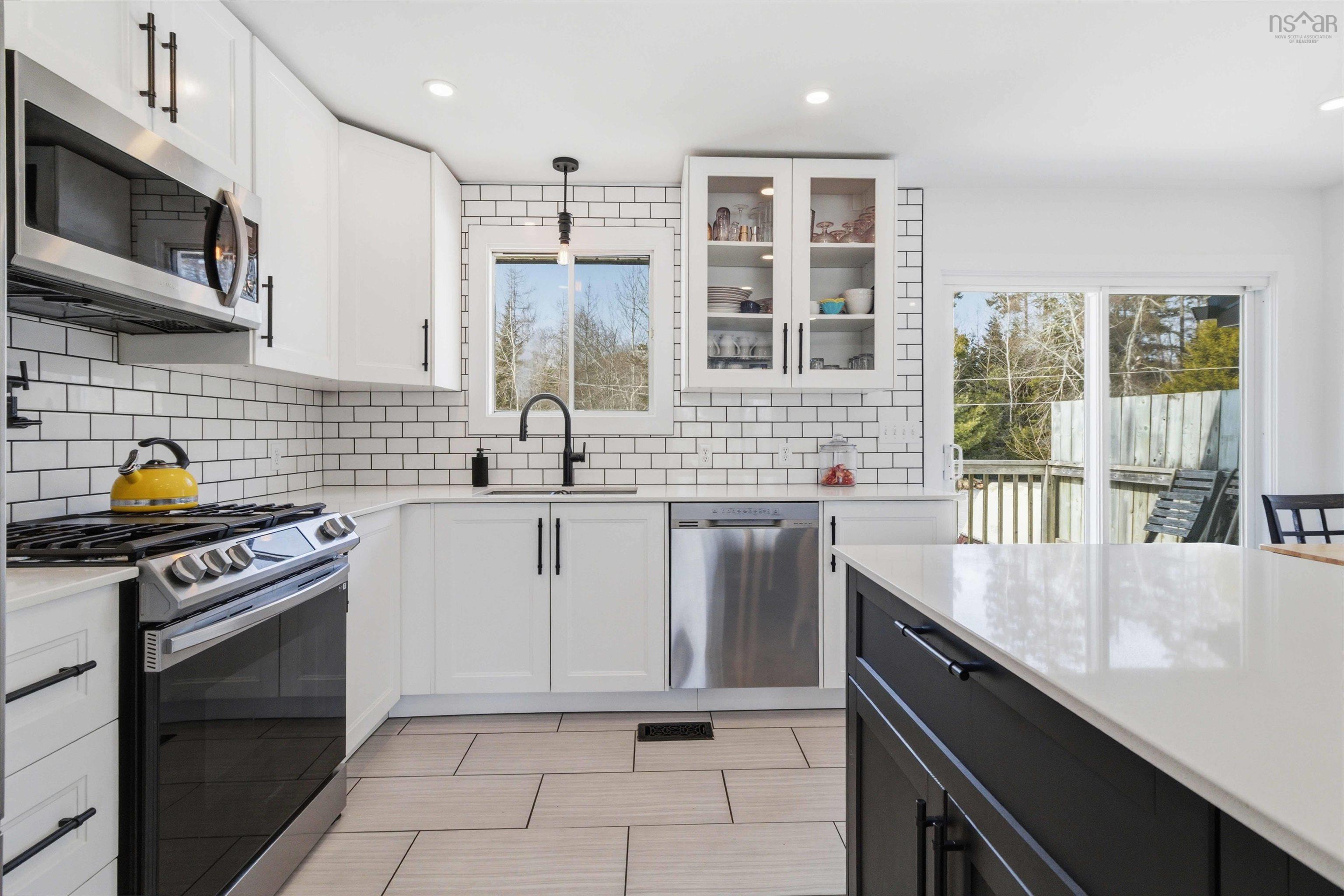 $549,900.00: 18 Charleswood Drive, Windsor Junction