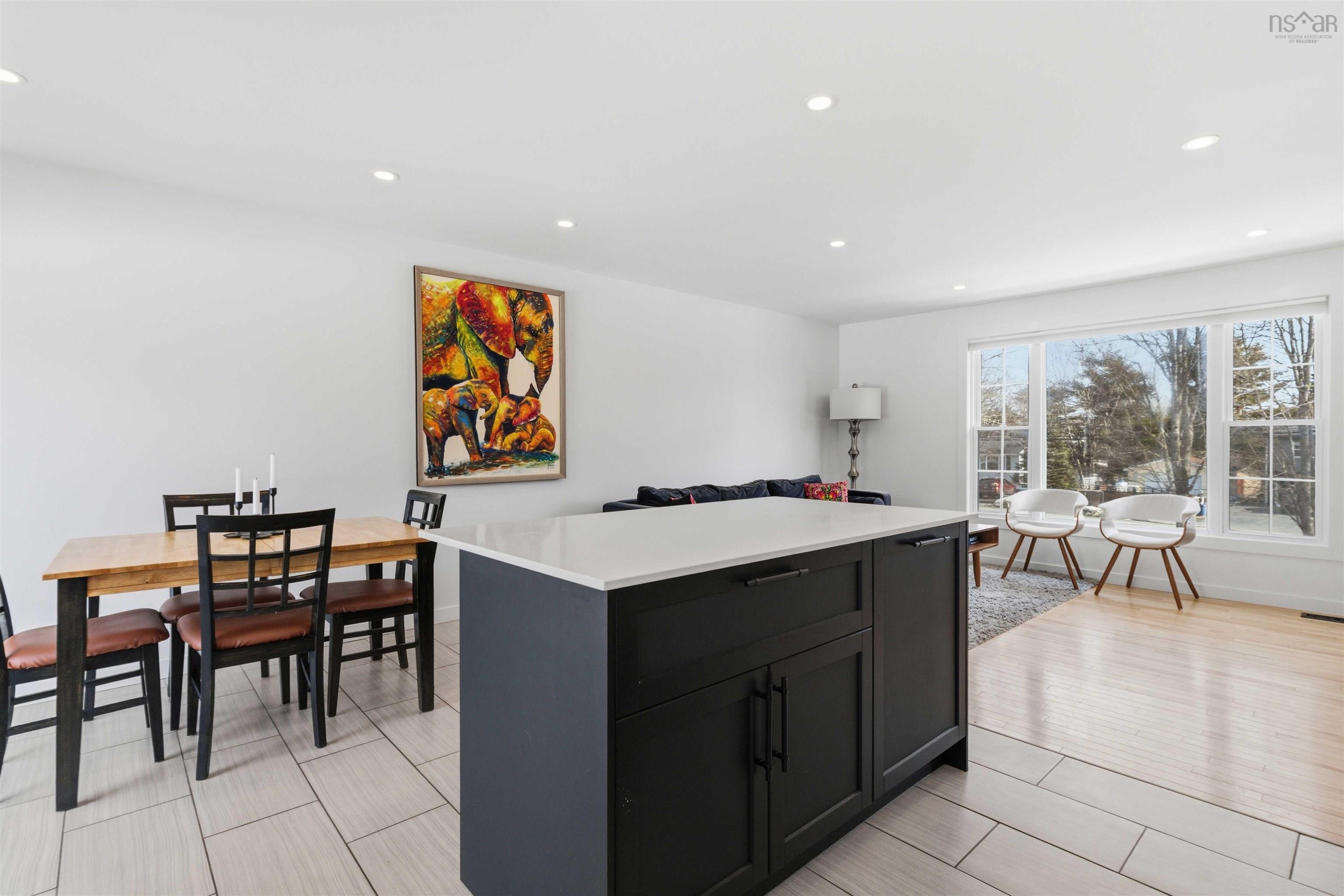 $549,900.00: 18 Charleswood Drive, Windsor Junction