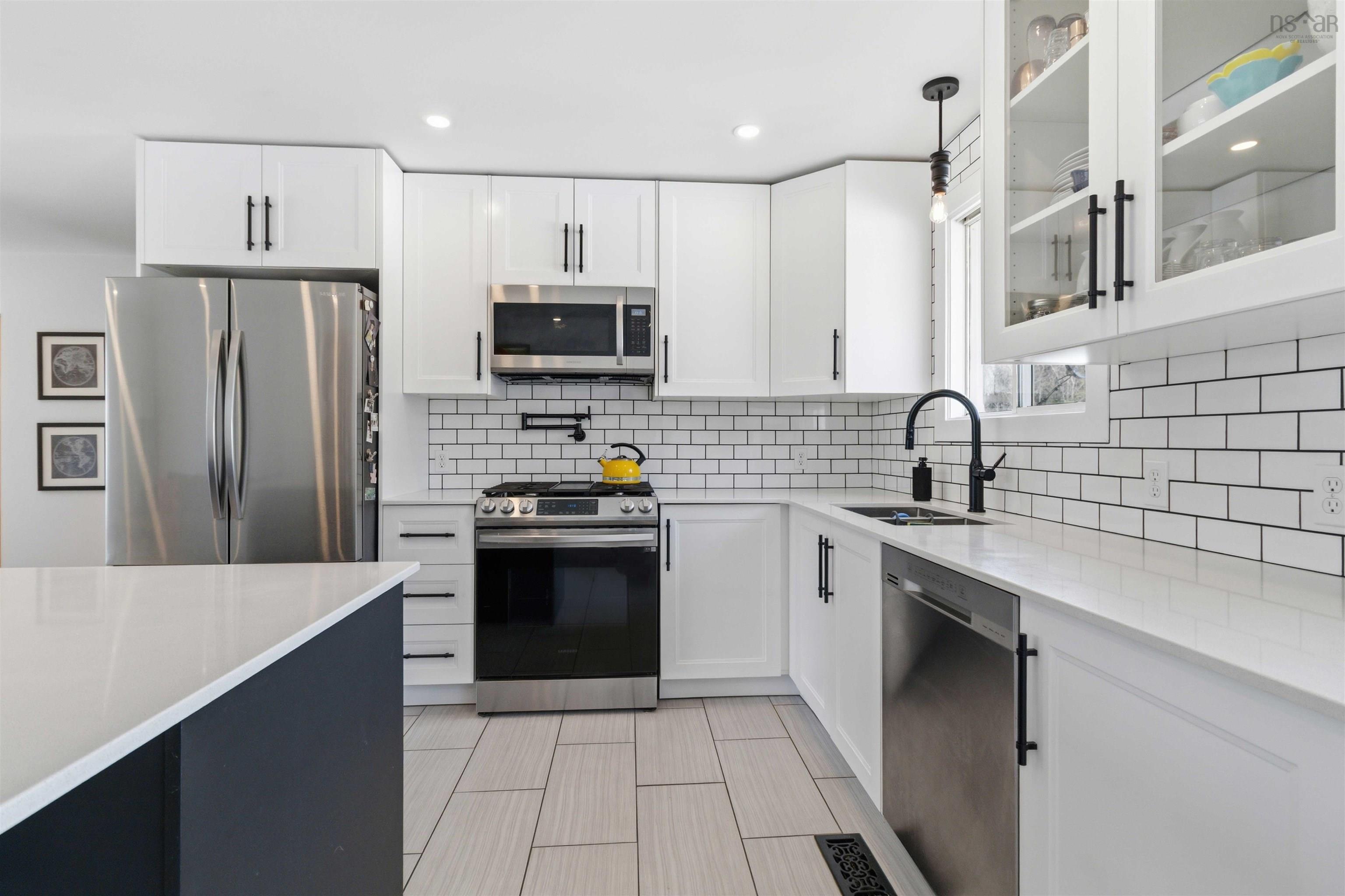 $549,900.00: 18 Charleswood Drive, Windsor Junction