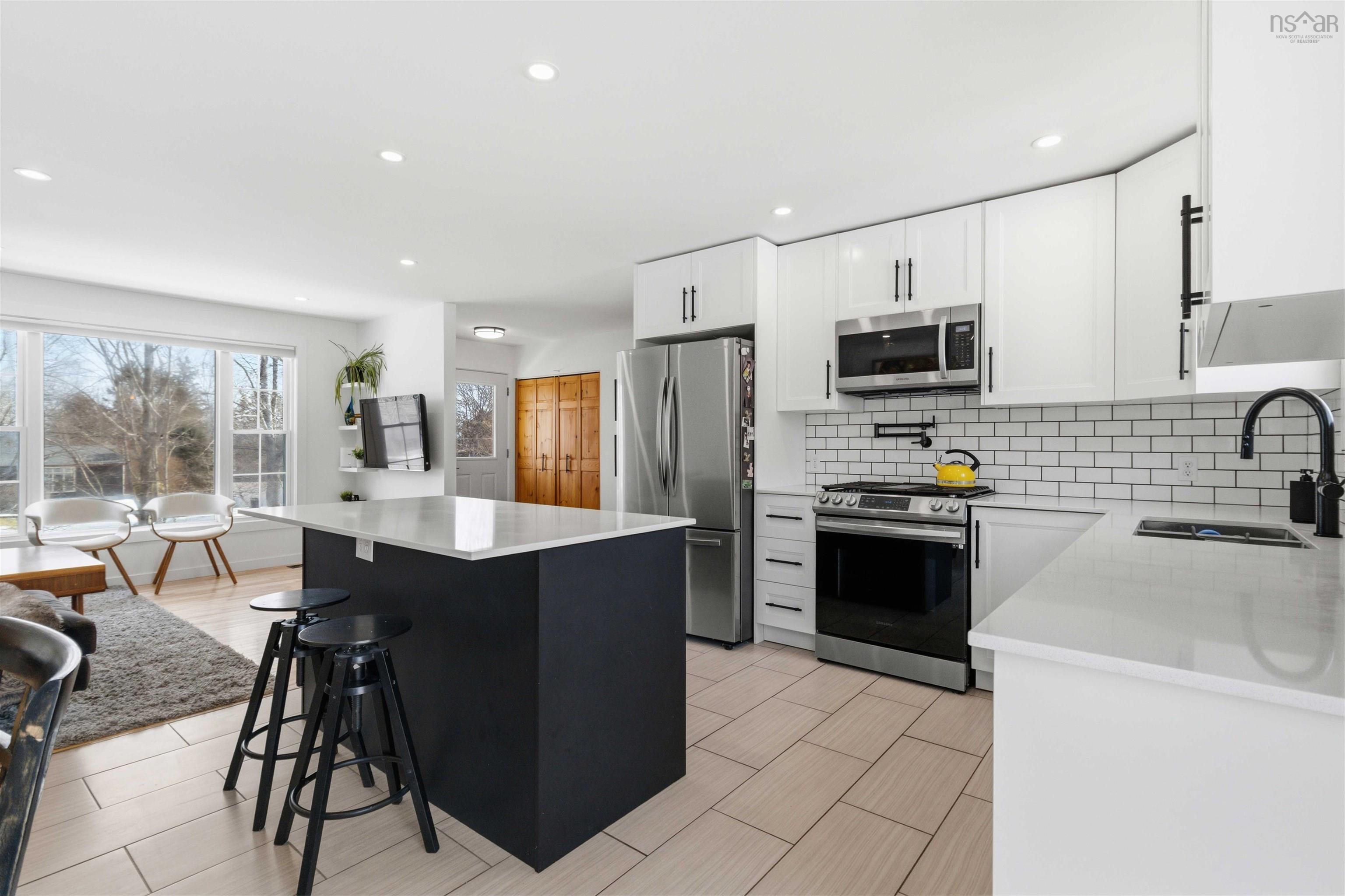 $549,900.00: 18 Charleswood Drive, Windsor Junction