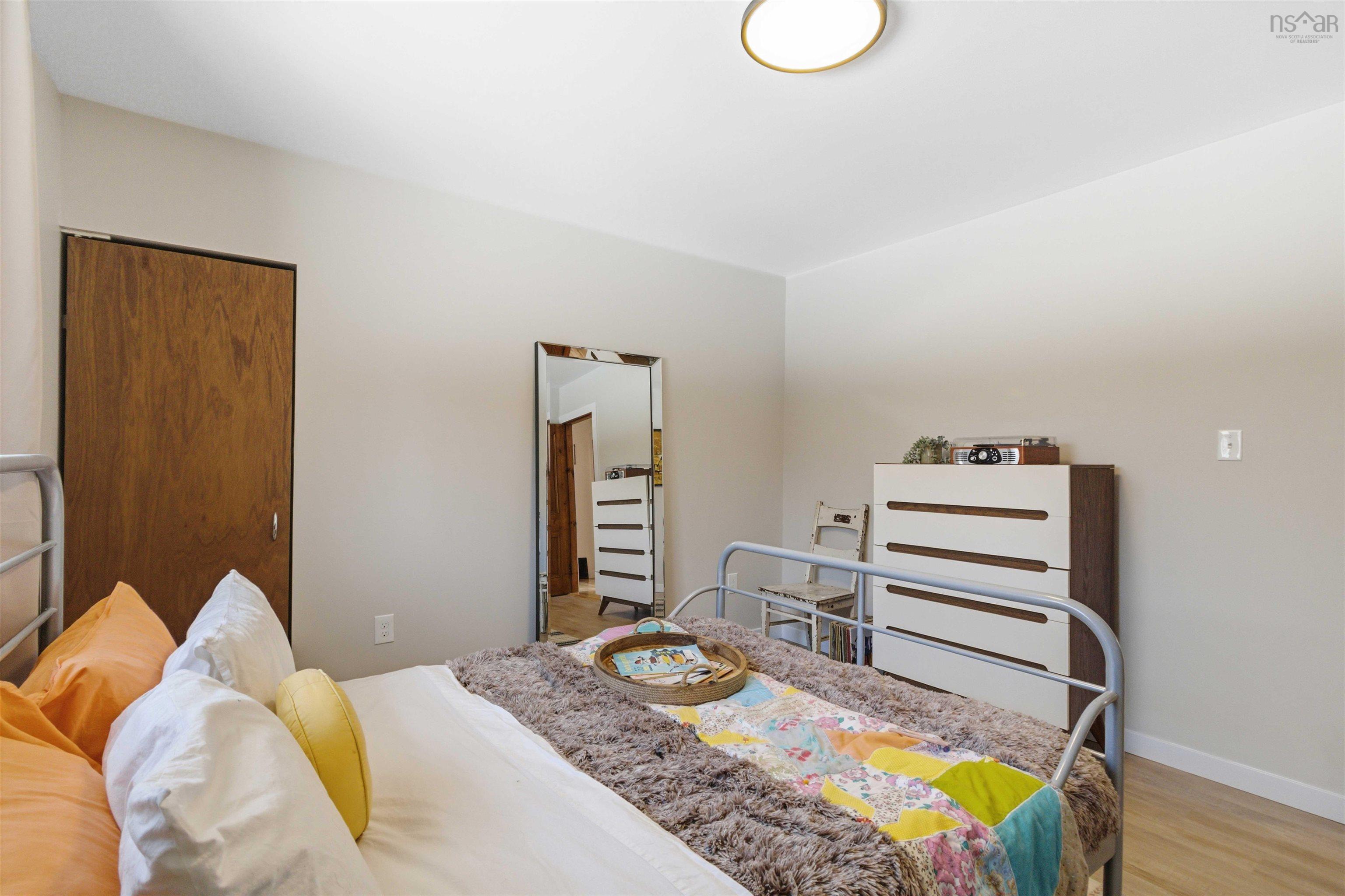 $549,900.00: 18 Charleswood Drive, Windsor Junction