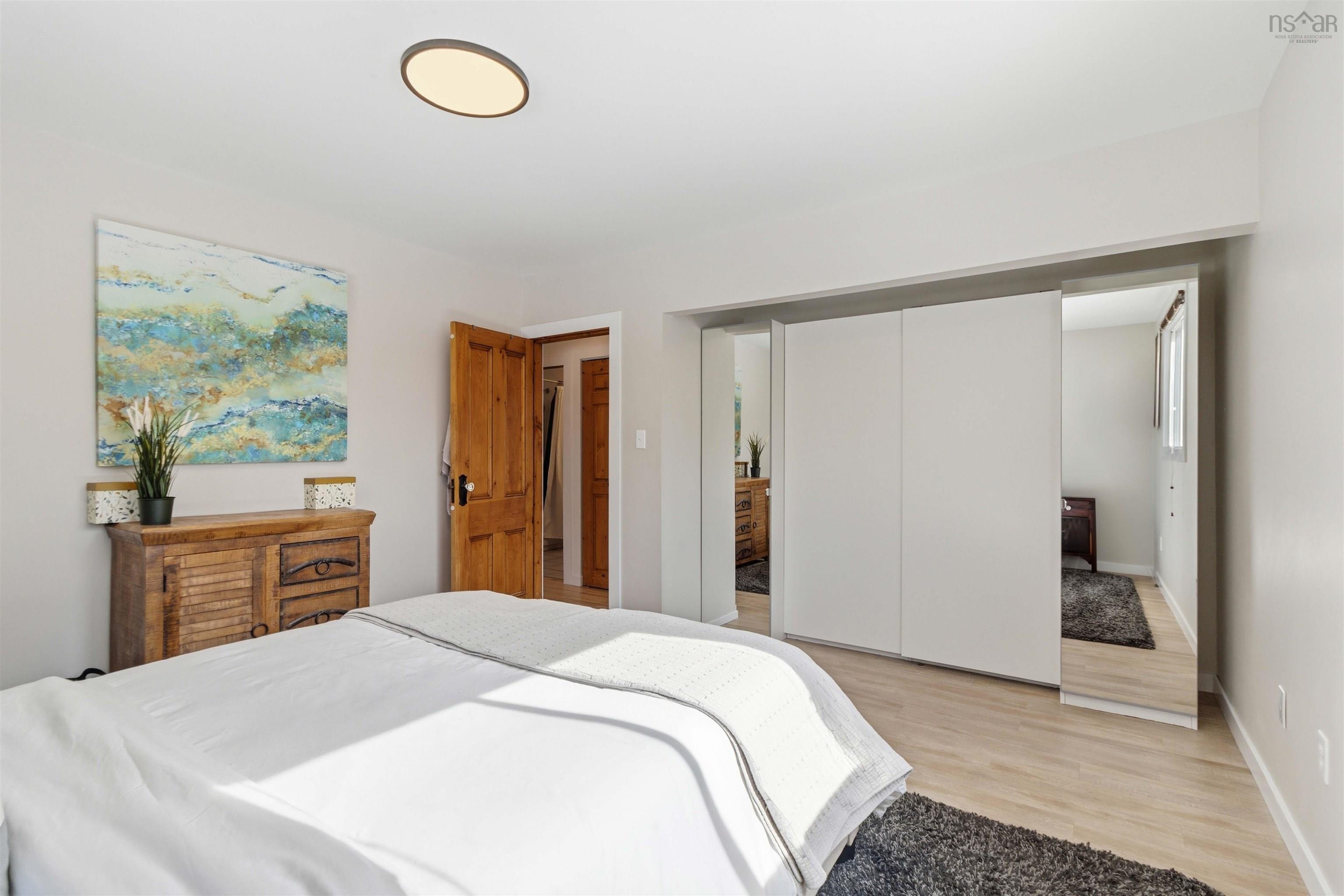 $549,900.00: 18 Charleswood Drive, Windsor Junction