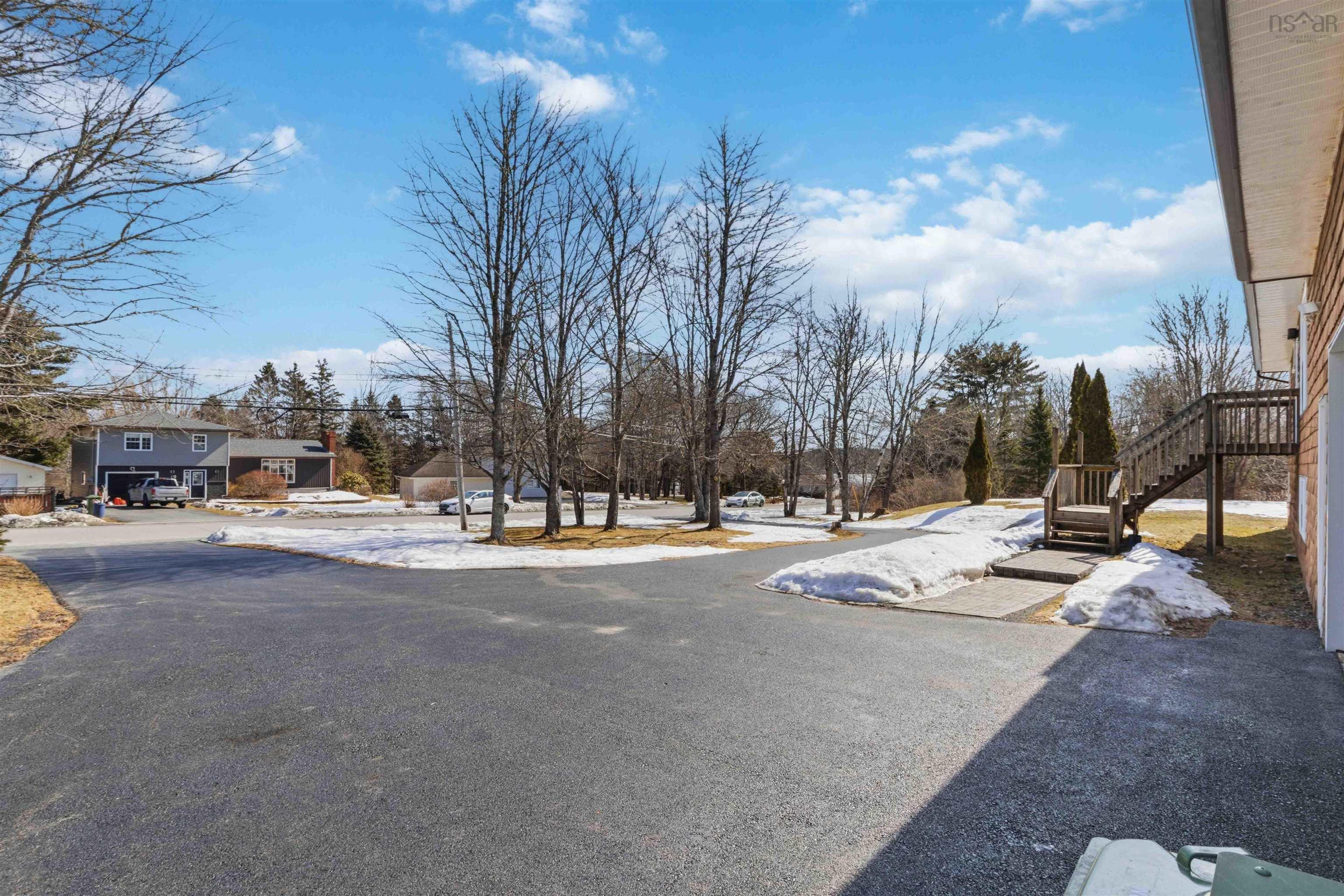 $549,900.00: 18 Charleswood Drive, Windsor Junction