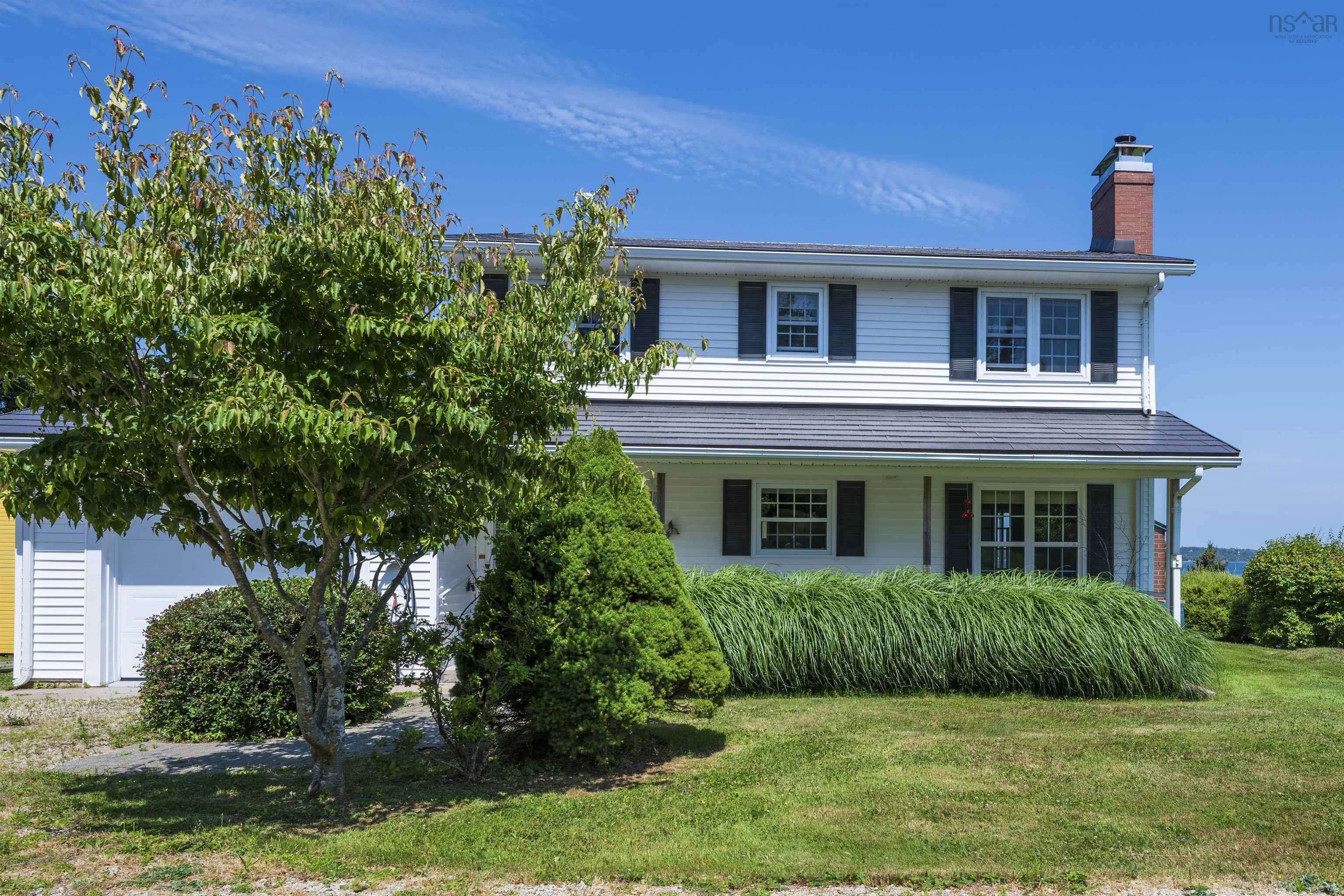 $998,000.00: 210 South Cove Drive, Feltzen South