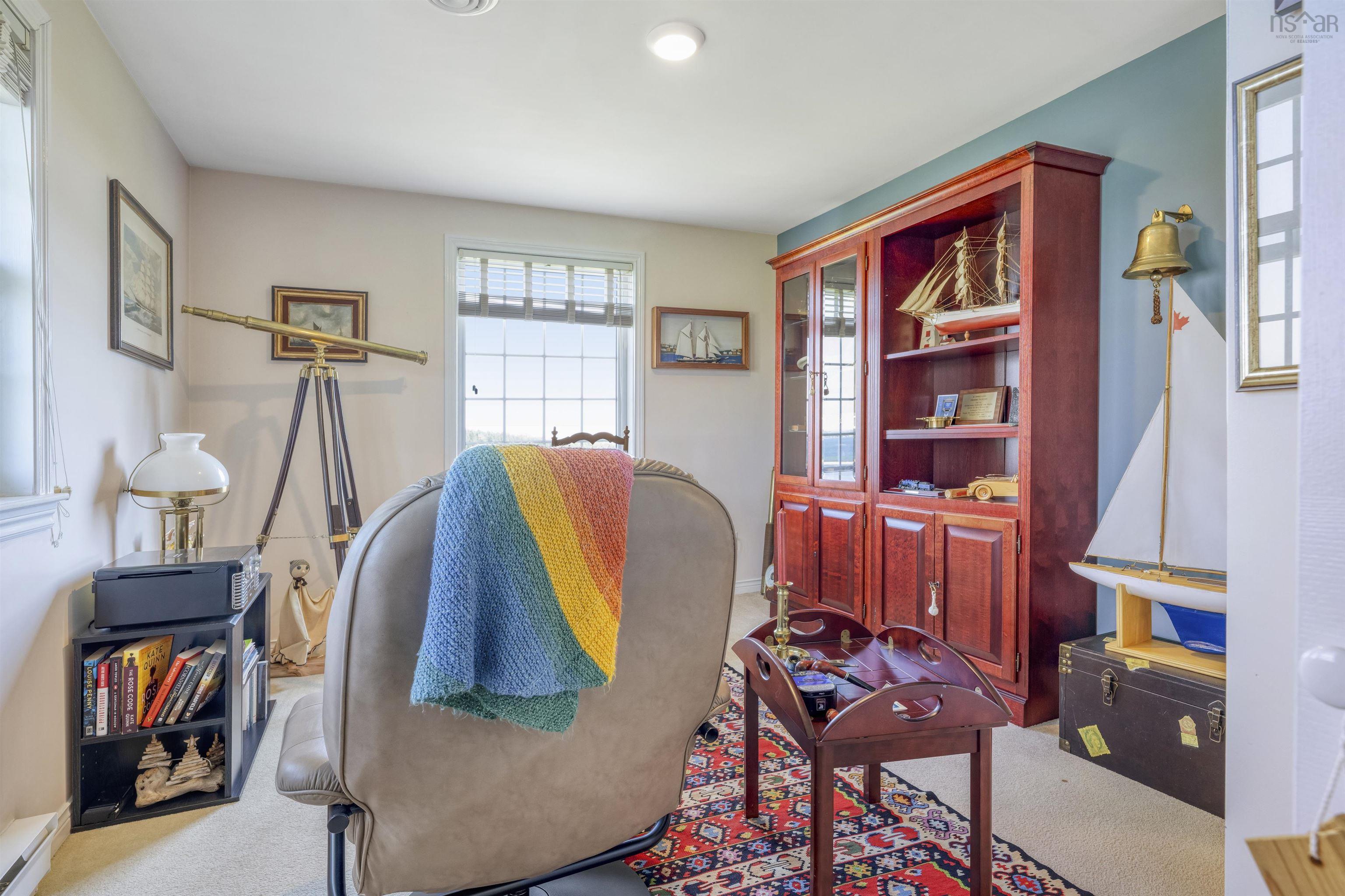 $998,000.00: 210 South Cove Drive, Feltzen South