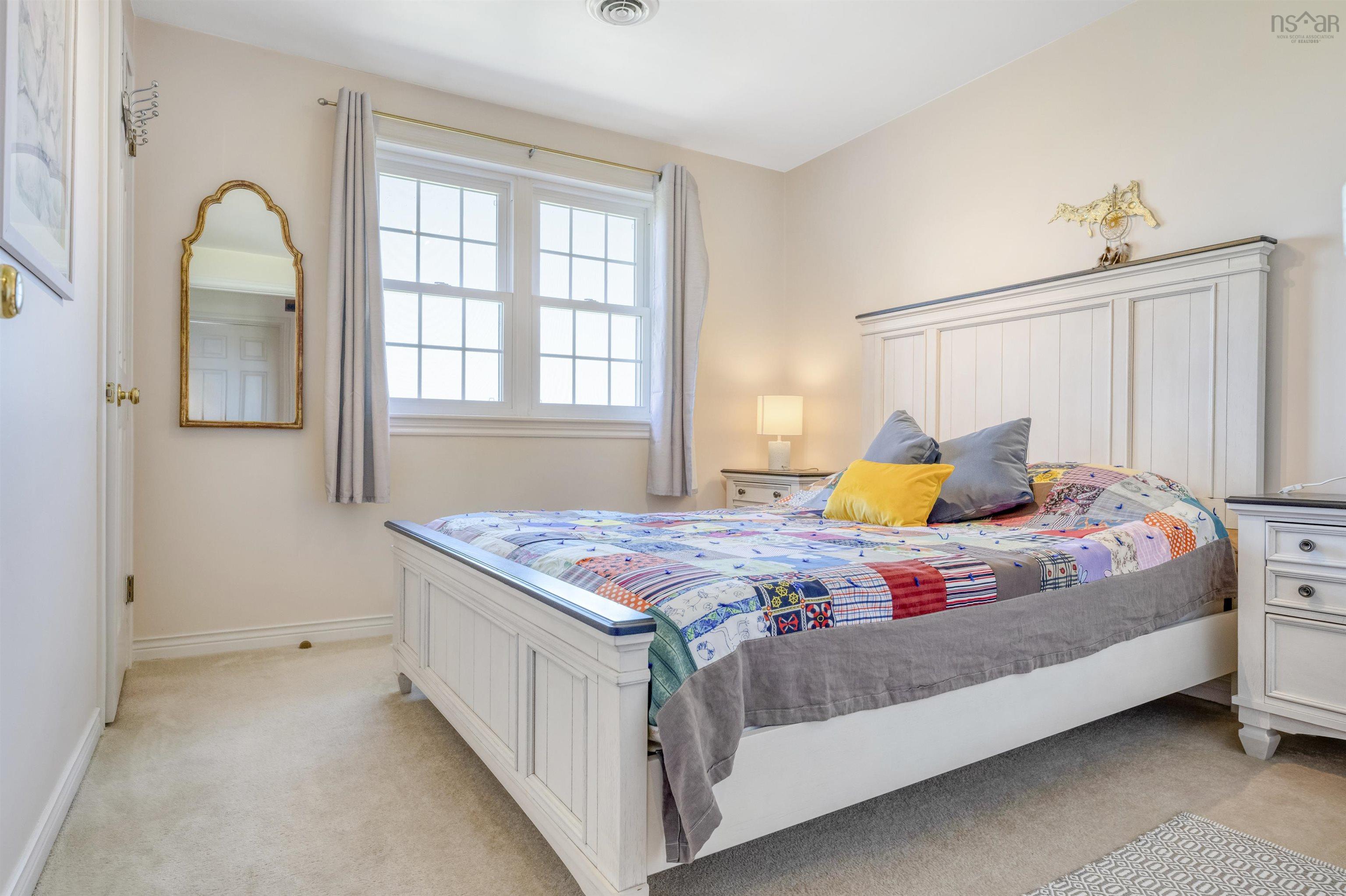 $998,000.00: 210 South Cove Drive, Feltzen South