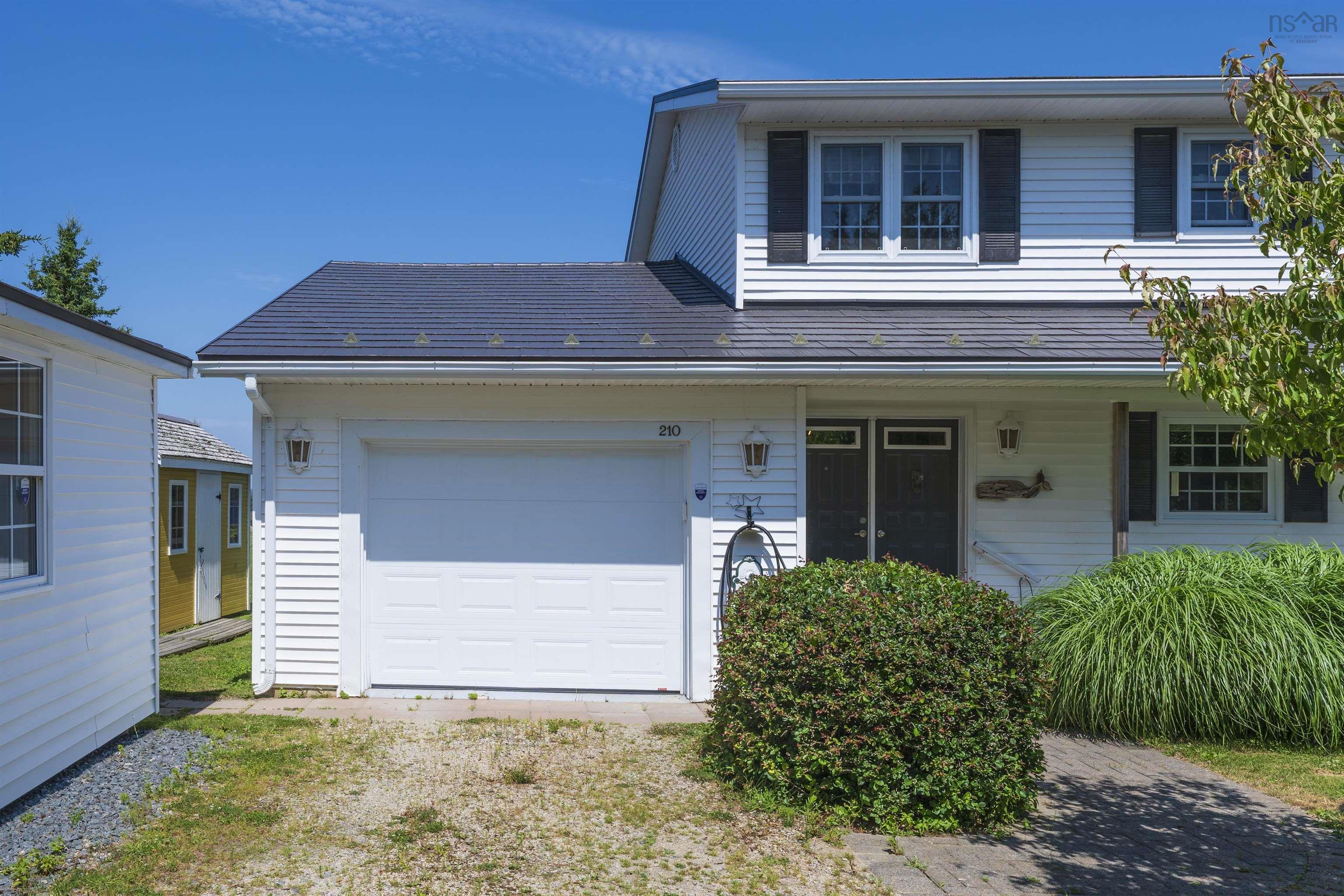 $998,000.00: 210 South Cove Drive, Feltzen South