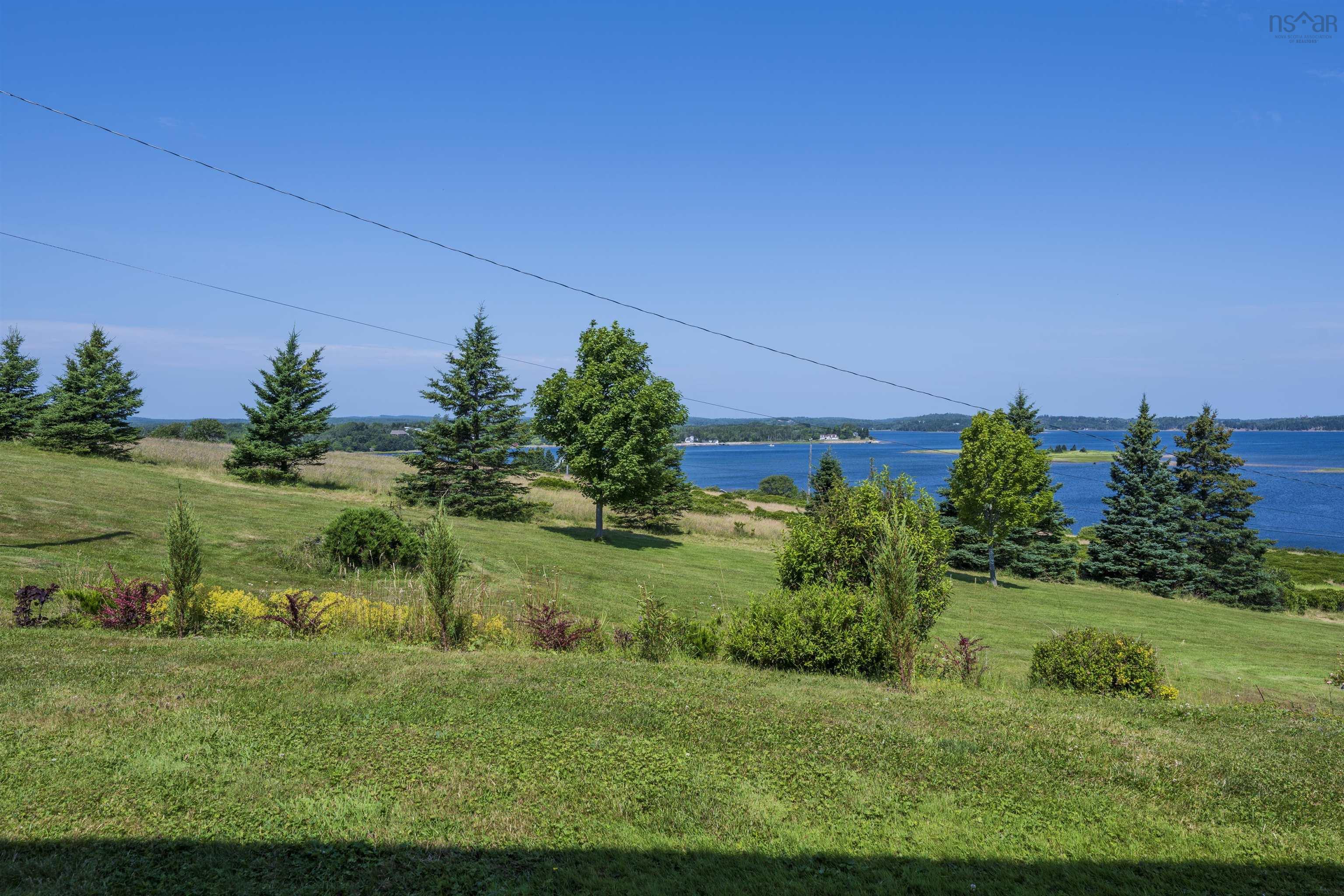 $998,000.00: 210 South Cove Drive, Feltzen South