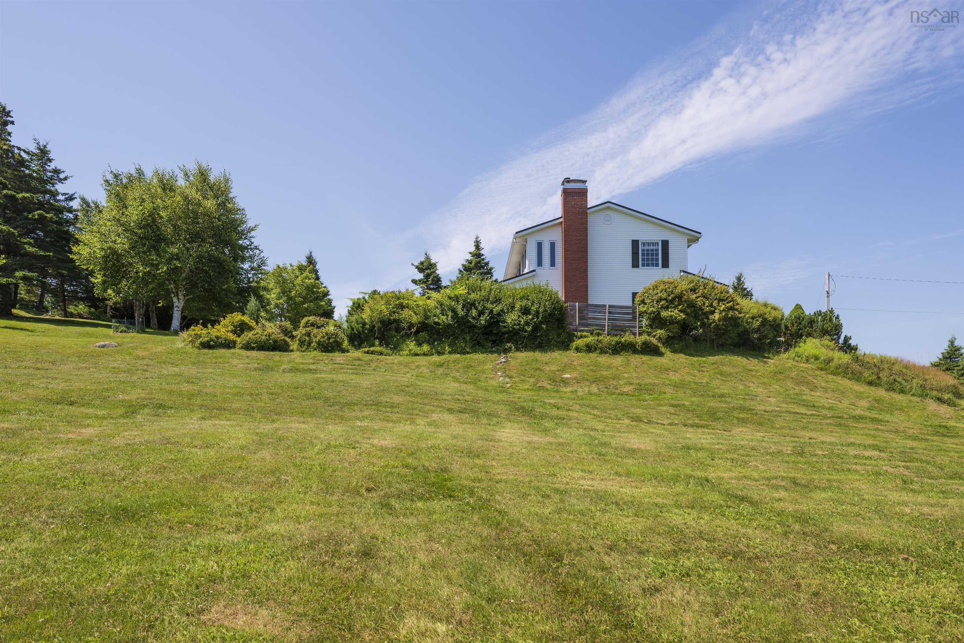 $998,000.00: 210 South Cove Drive, Feltzen South