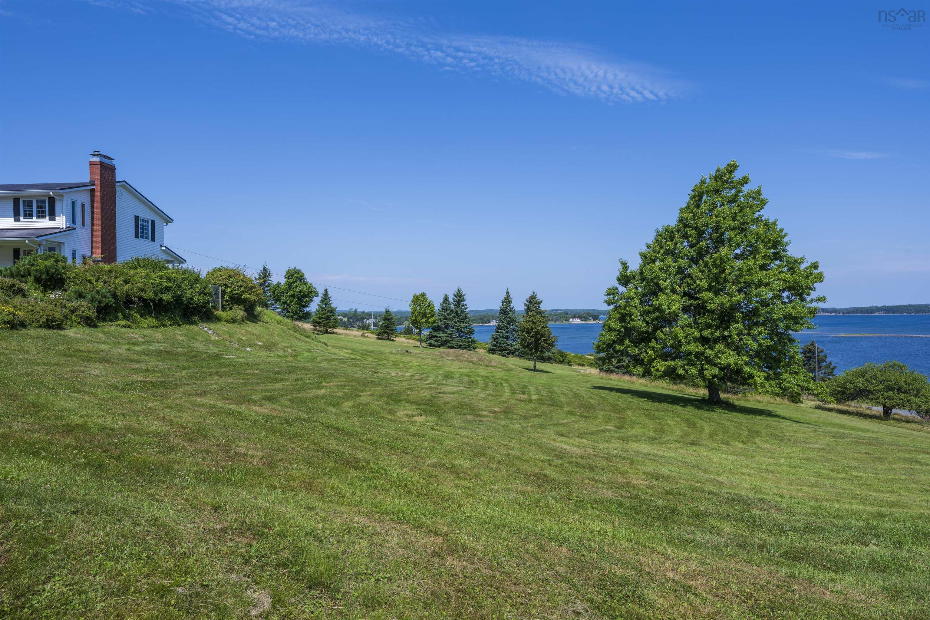 $998,000.00: 210 South Cove Drive, Feltzen South