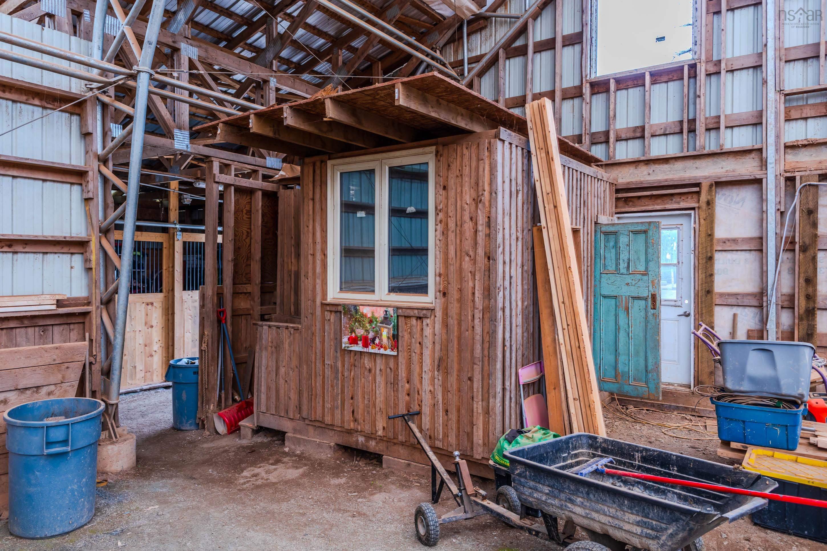 $699,999.00: 1554 PLEASANT VALLEY Road, Pleasant Valley