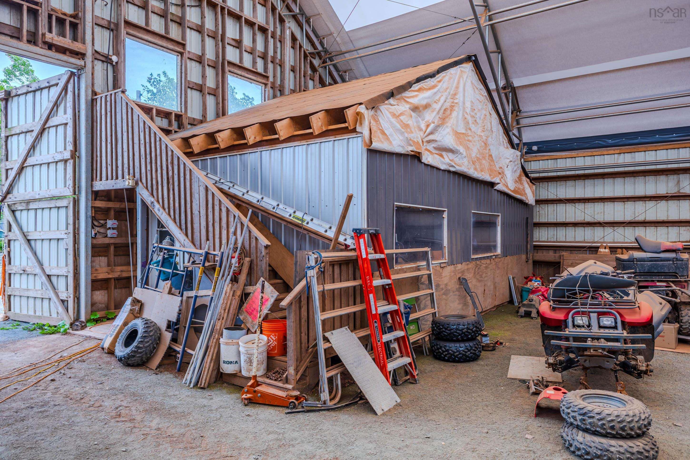 $699,999.00: 1554 PLEASANT VALLEY Road, Pleasant Valley