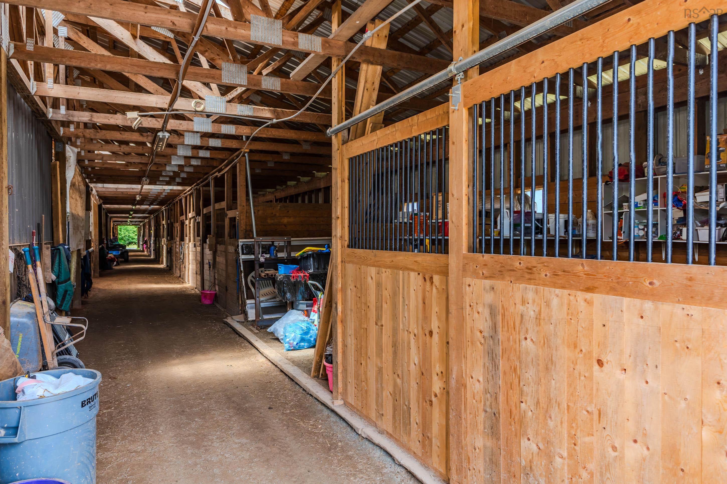 $699,999.00: 1554 PLEASANT VALLEY Road, Pleasant Valley