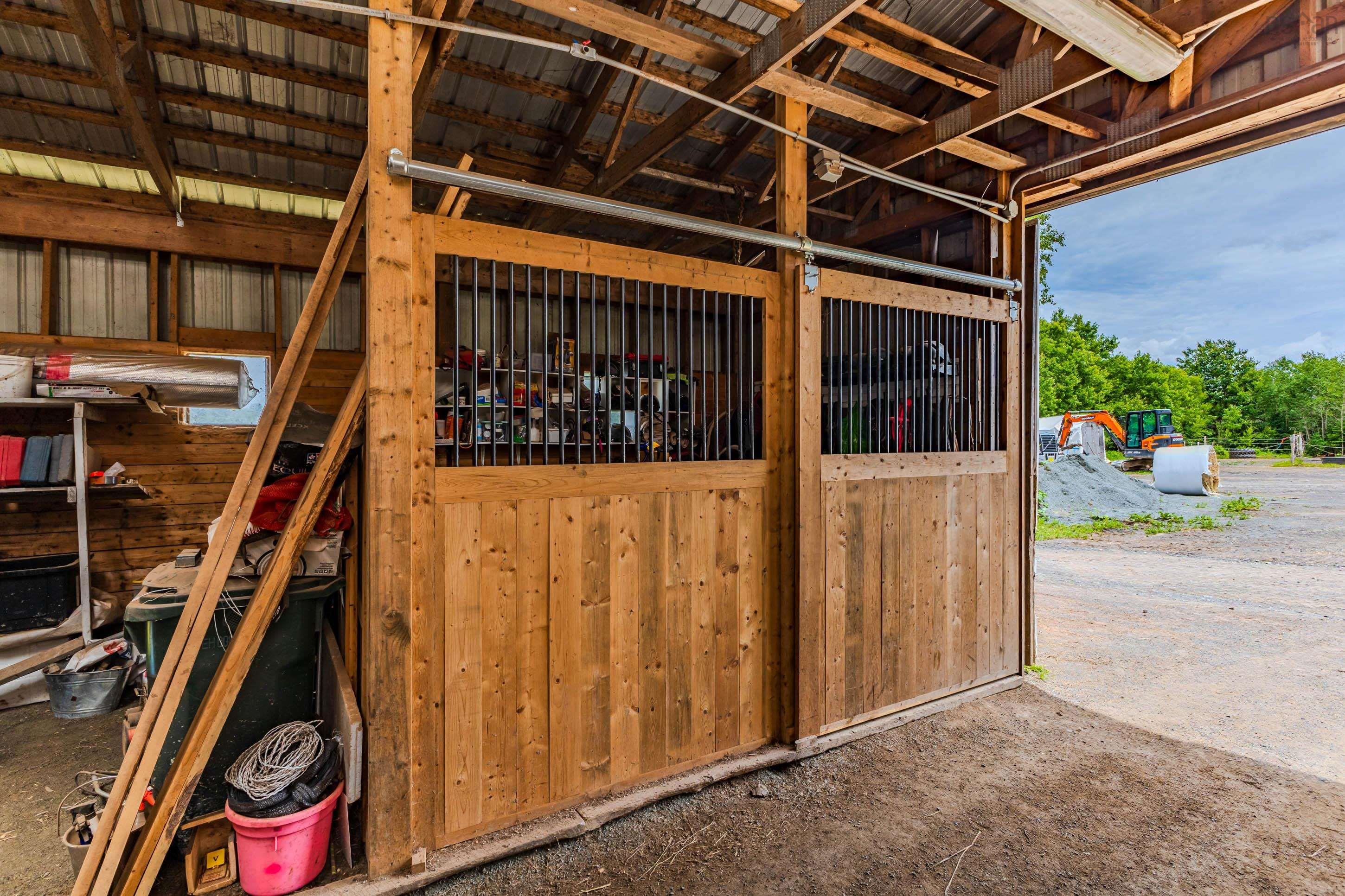 $699,999.00: 1554 PLEASANT VALLEY Road, Pleasant Valley