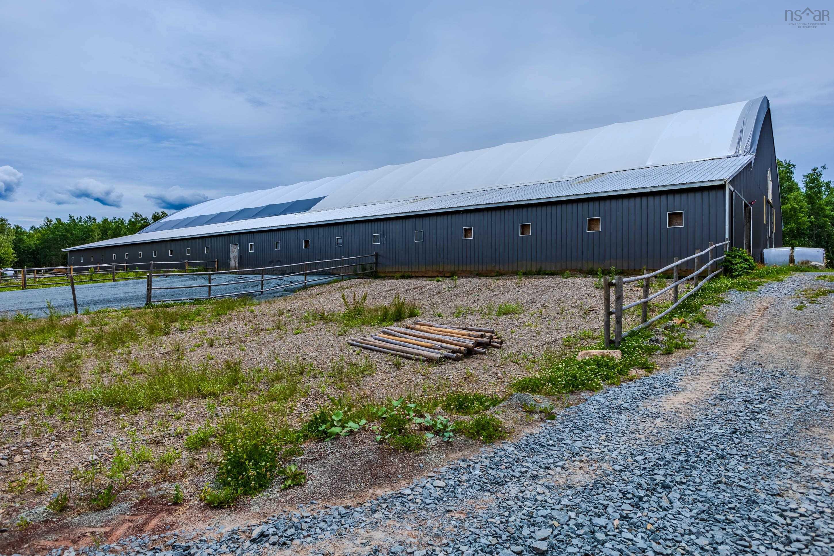 $699,999.00: 1554 PLEASANT VALLEY Road, Pleasant Valley