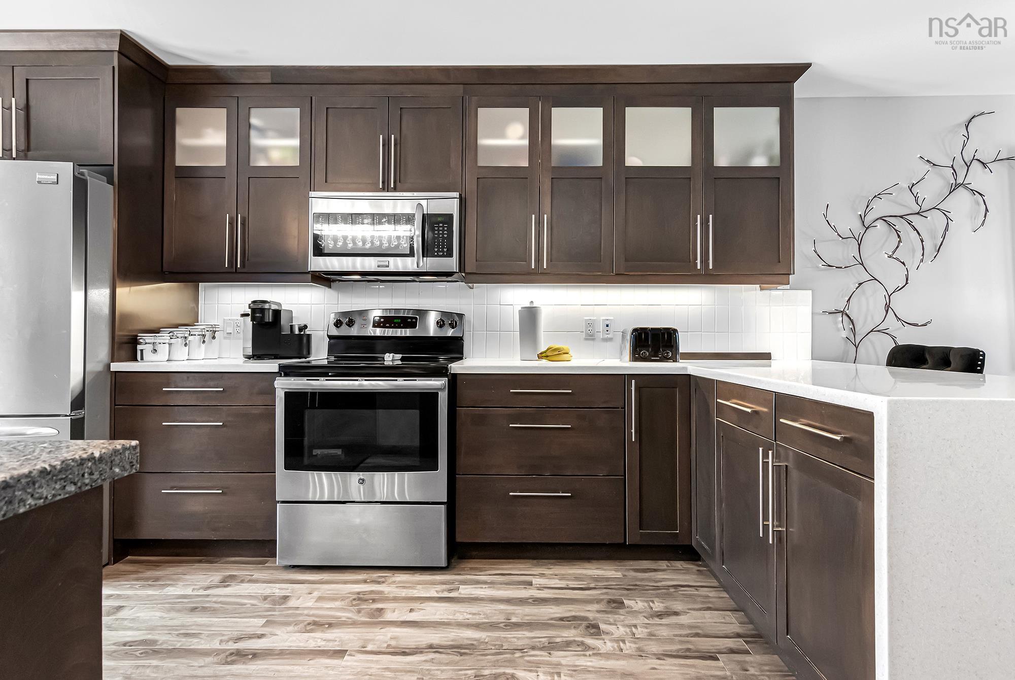 $879,900.00: 266 Kernwood Drive, Middle Sackville