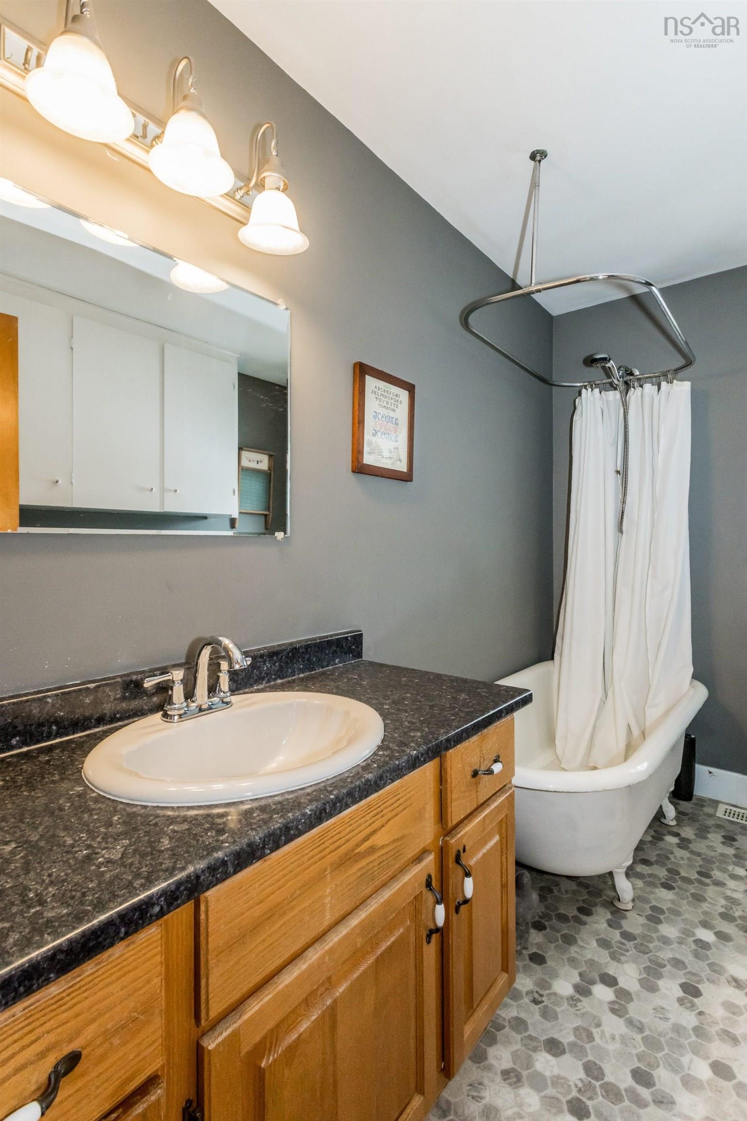 $499,900.00: 581 Highway 360, Somerset