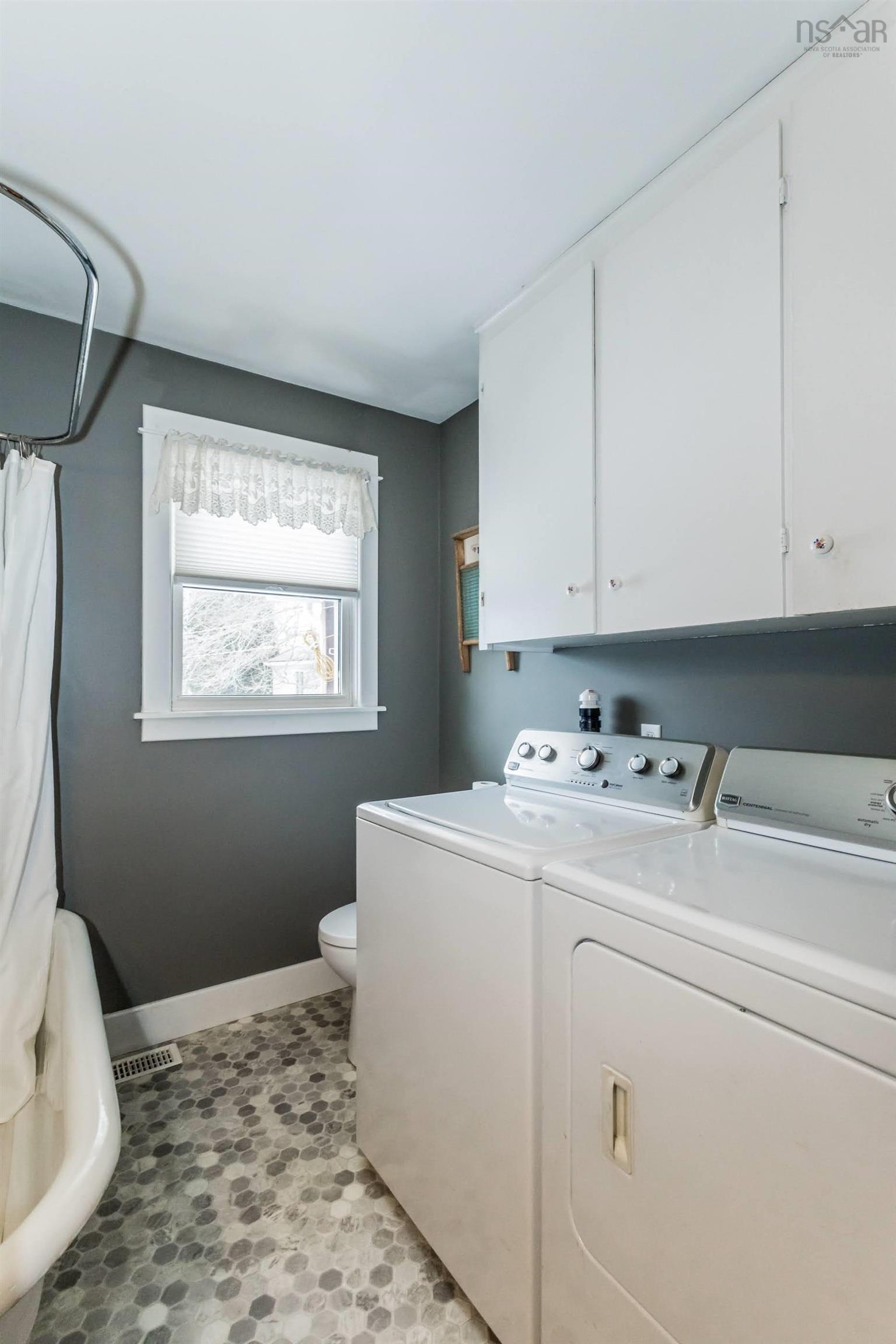 $499,900.00: 581 Highway 360, Somerset