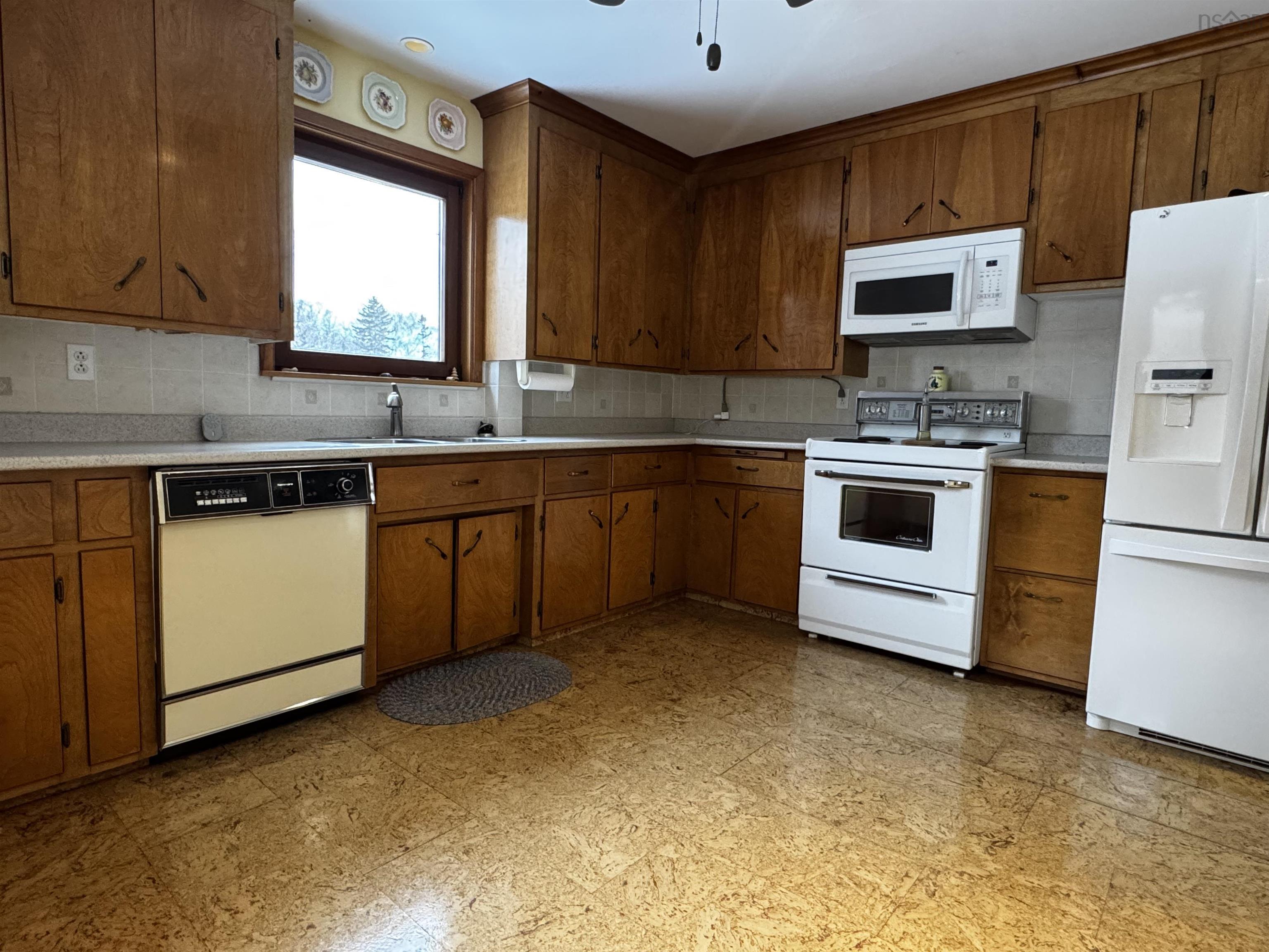 $650,000.00: 7903 East Bay Highway, Big Pond Centre