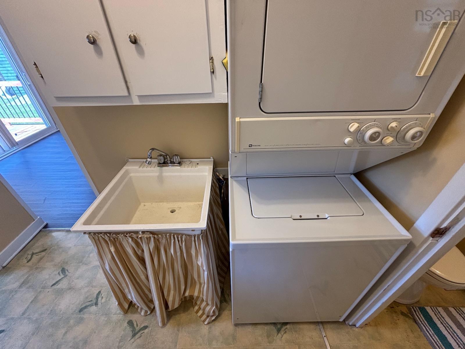 $349,900.00: 10 Park Street, Yarmouth