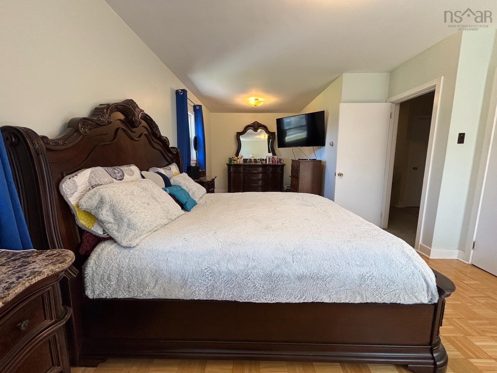 $349,900.00: 10 Park Street, Yarmouth