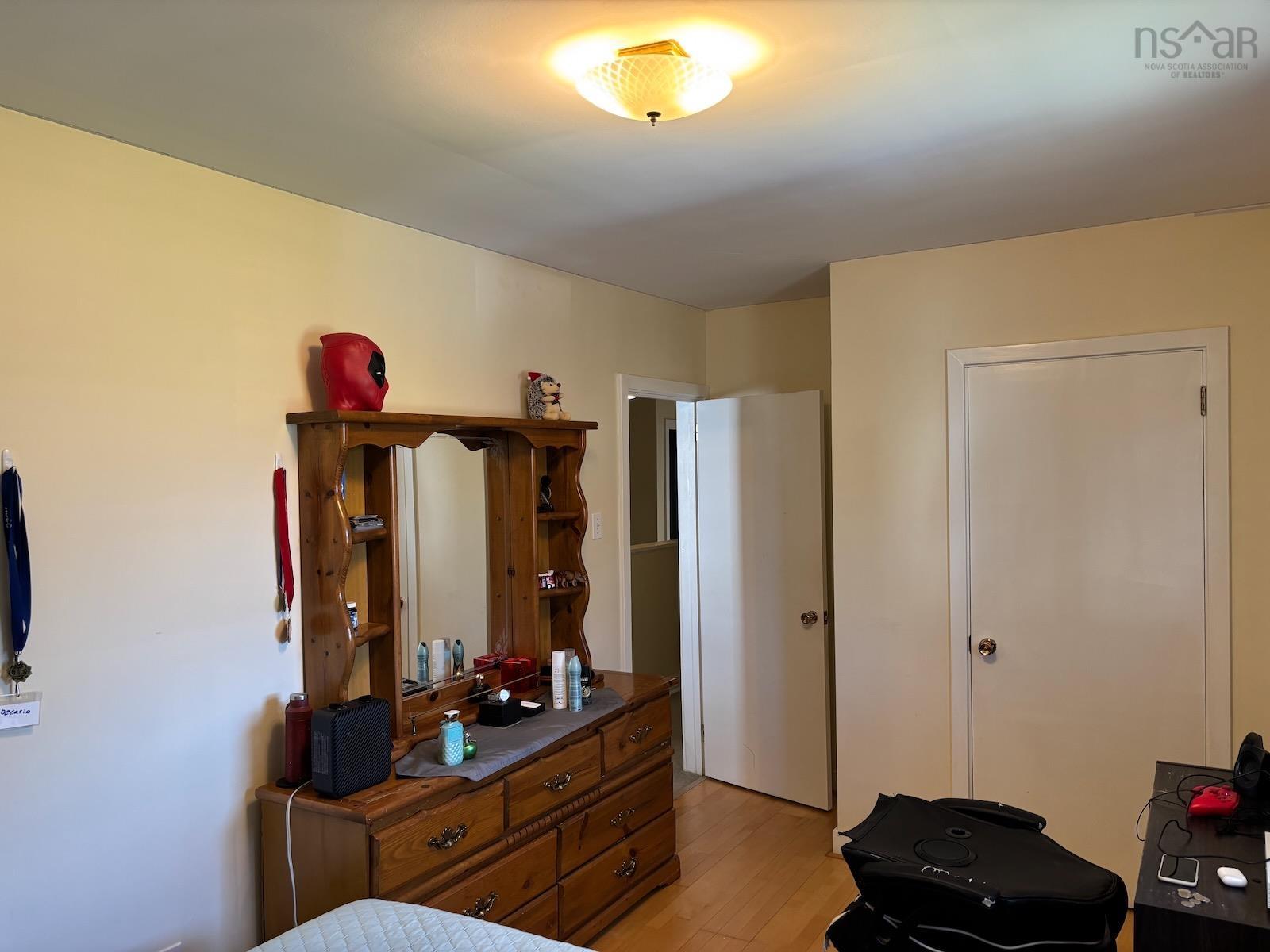 $349,900.00: 10 Park Street, Yarmouth