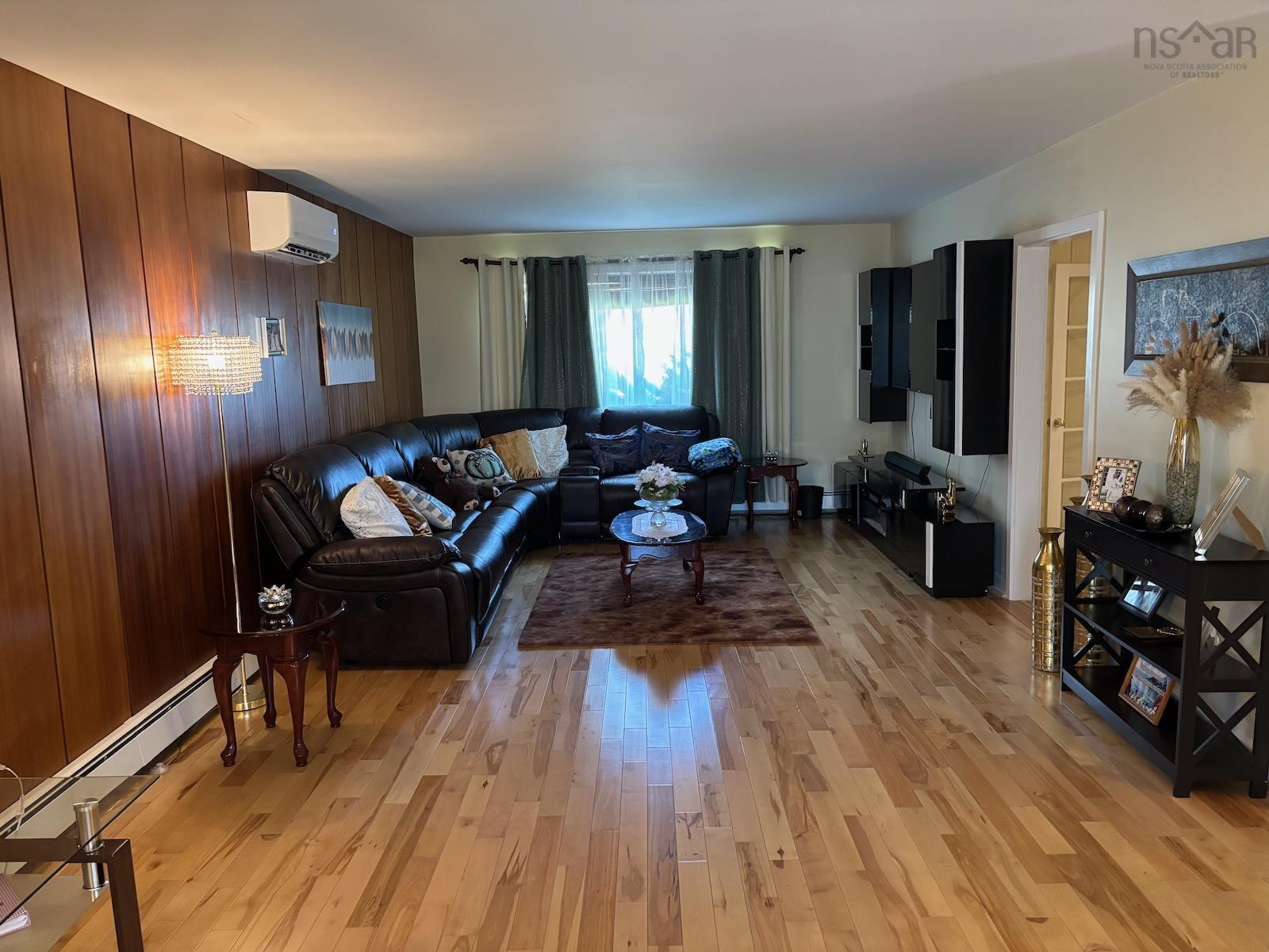 $349,900.00: 10 Park Street, Yarmouth