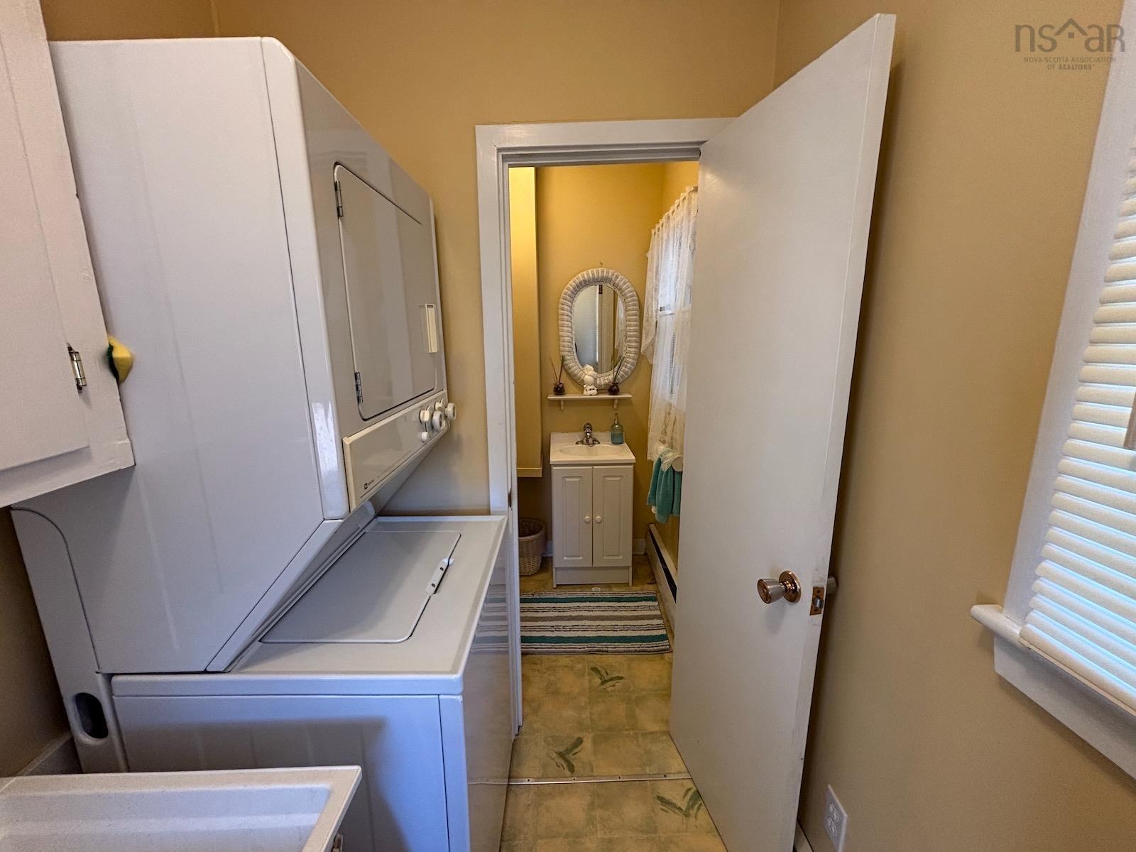 $349,900.00: 10 Park Street, Yarmouth