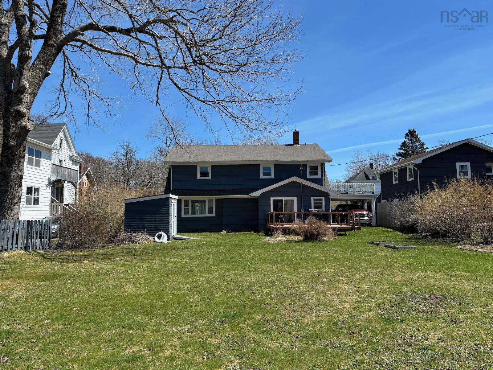 $349,900.00: 10 Park Street, Yarmouth