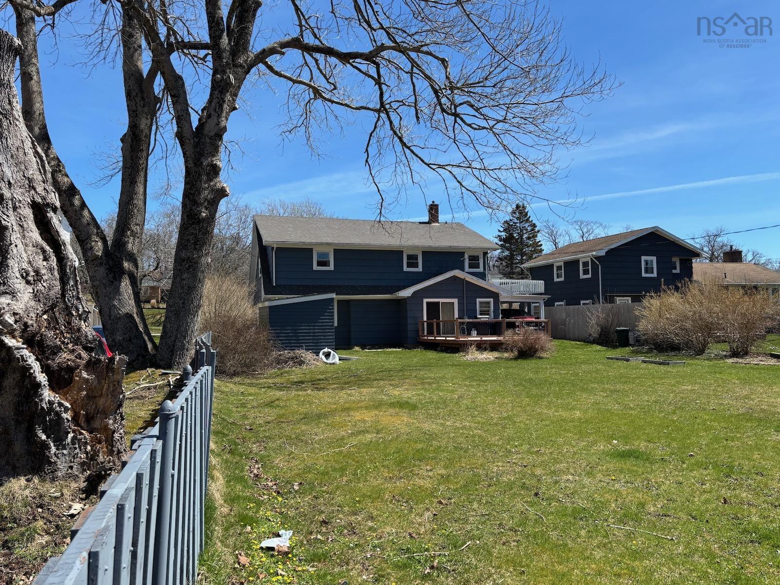 $349,900.00: 10 Park Street, Yarmouth