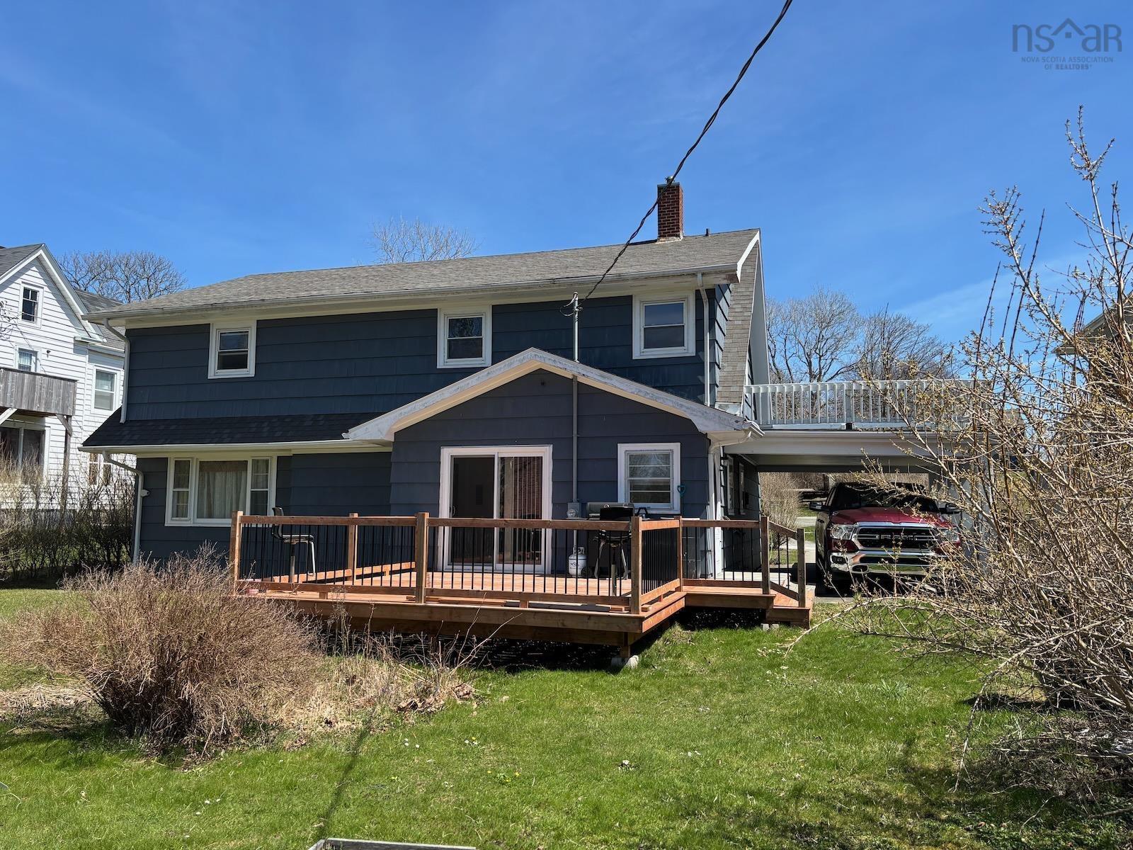 $349,900.00: 10 Park Street, Yarmouth