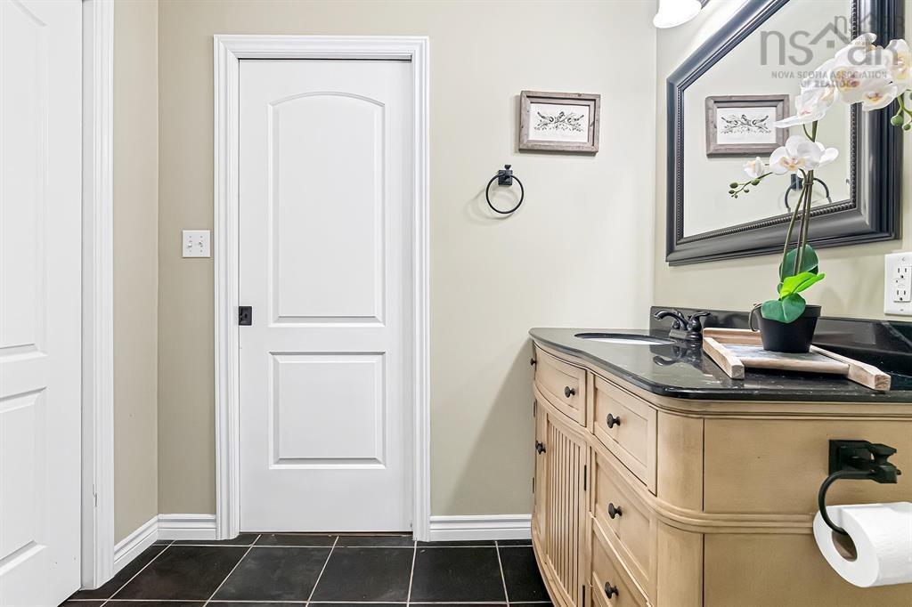 $585,000.00: 579 Highway 1, Mount Uniacke