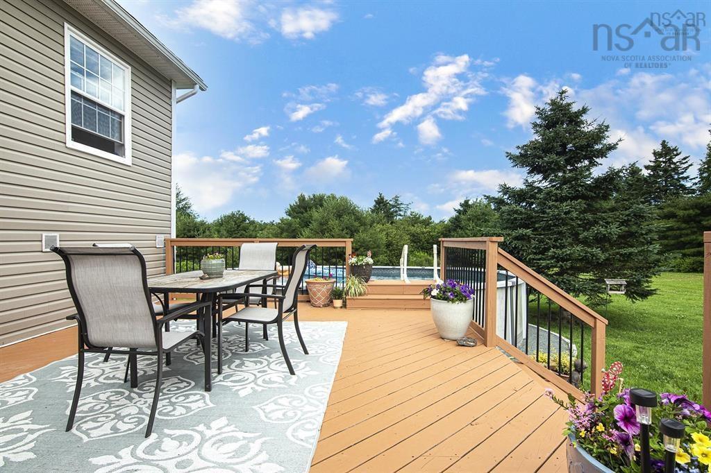 $585,000.00: 579 Highway 1, Mount Uniacke