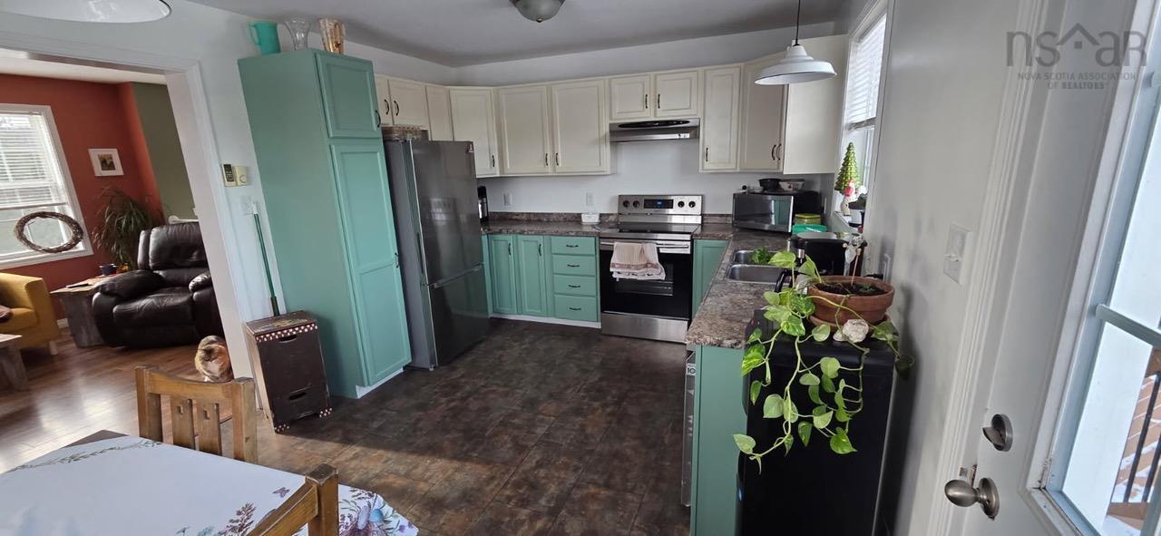 $585,000.00: 579 Highway 1, Mount Uniacke