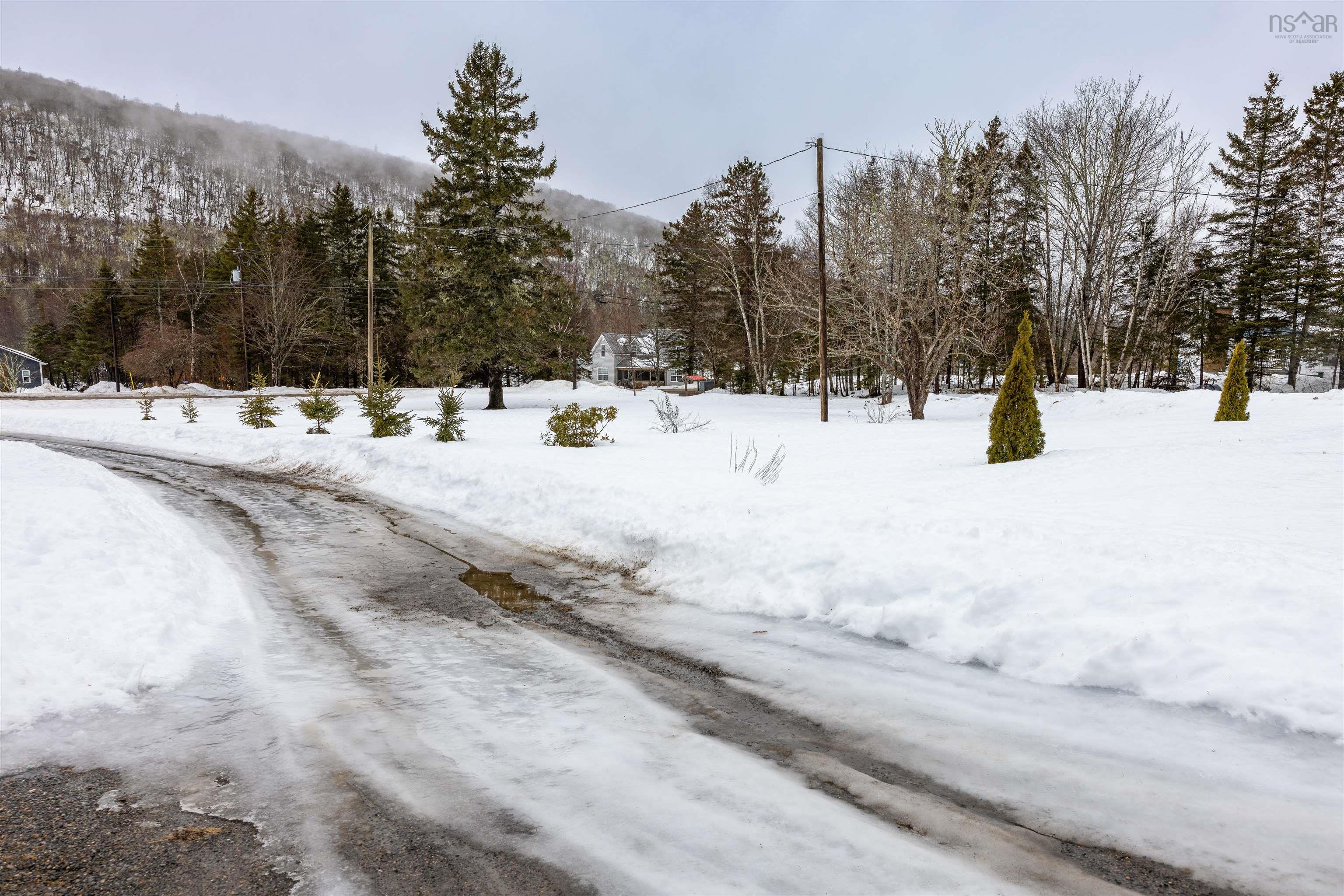 $249,900.00: 16568 Highway 316, Country Harbour
