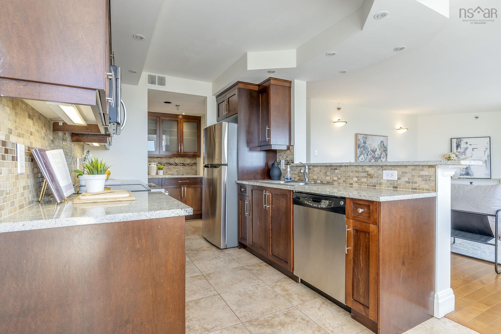 $430,000.00: 1110 45 Vimy Avenue, Clayton Park