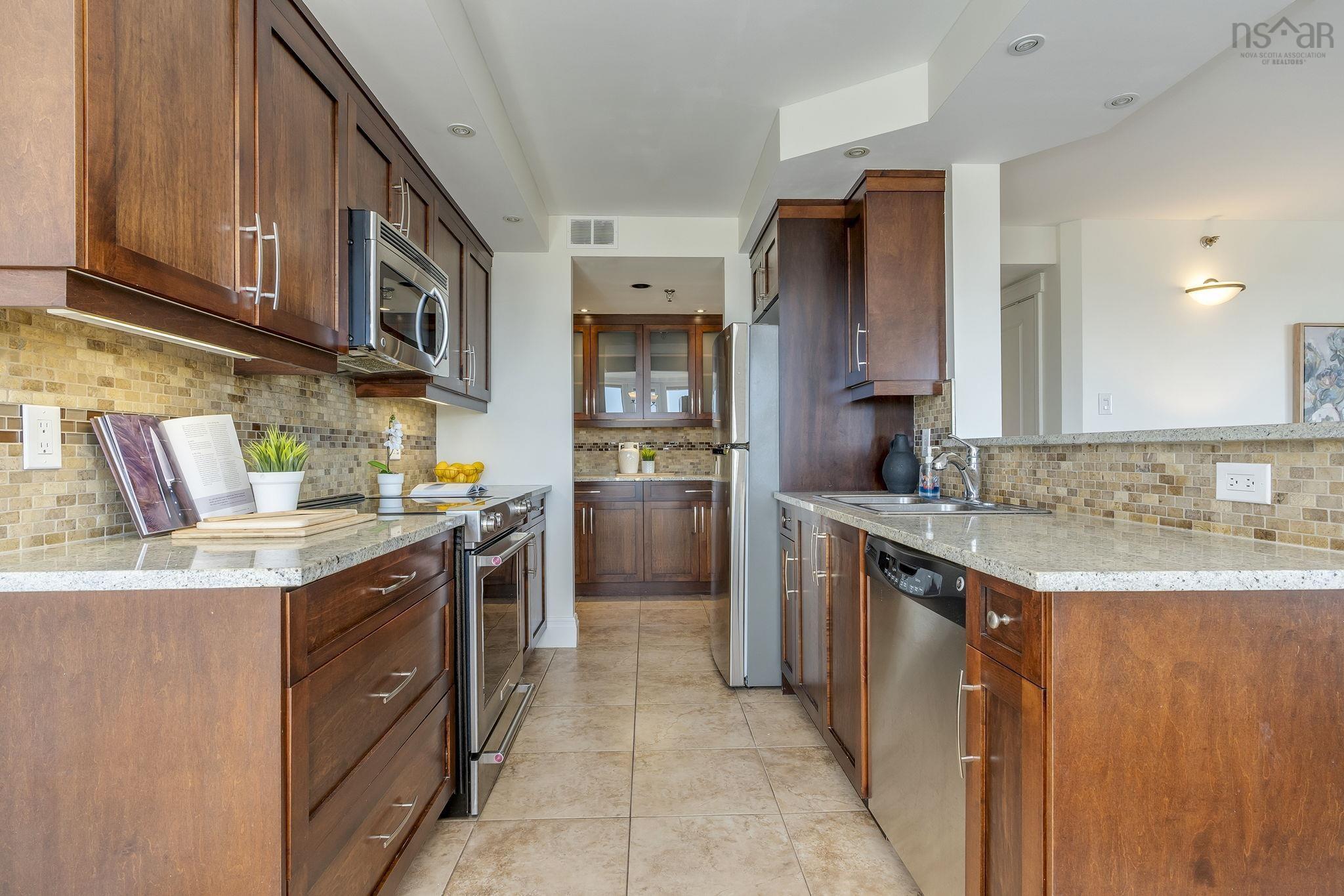 $430,000.00: 1110 45 Vimy Avenue, Clayton Park