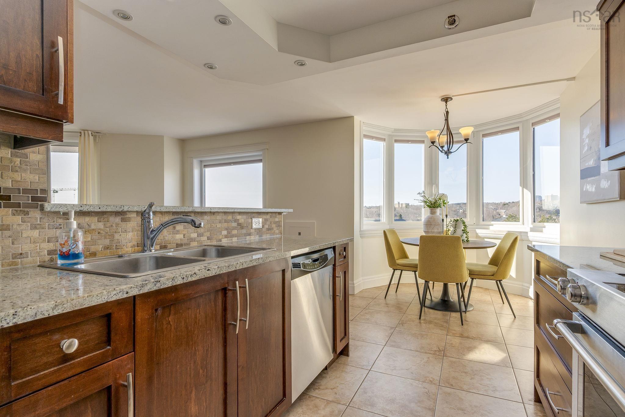 $430,000.00: 1110 45 Vimy Avenue, Clayton Park