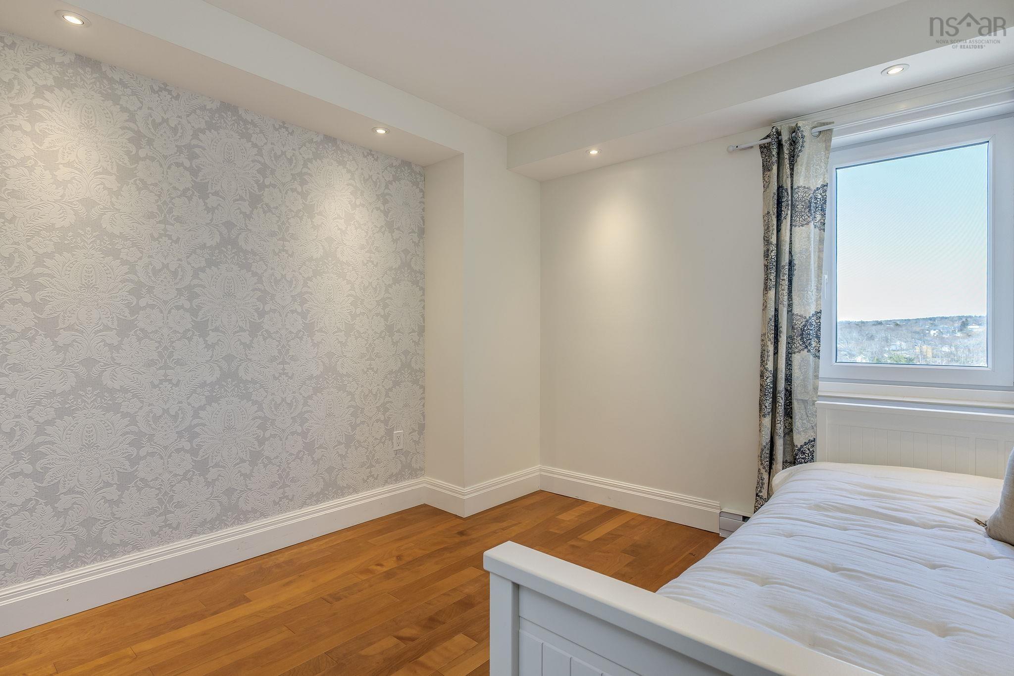 $430,000.00: 1110 45 Vimy Avenue, Clayton Park