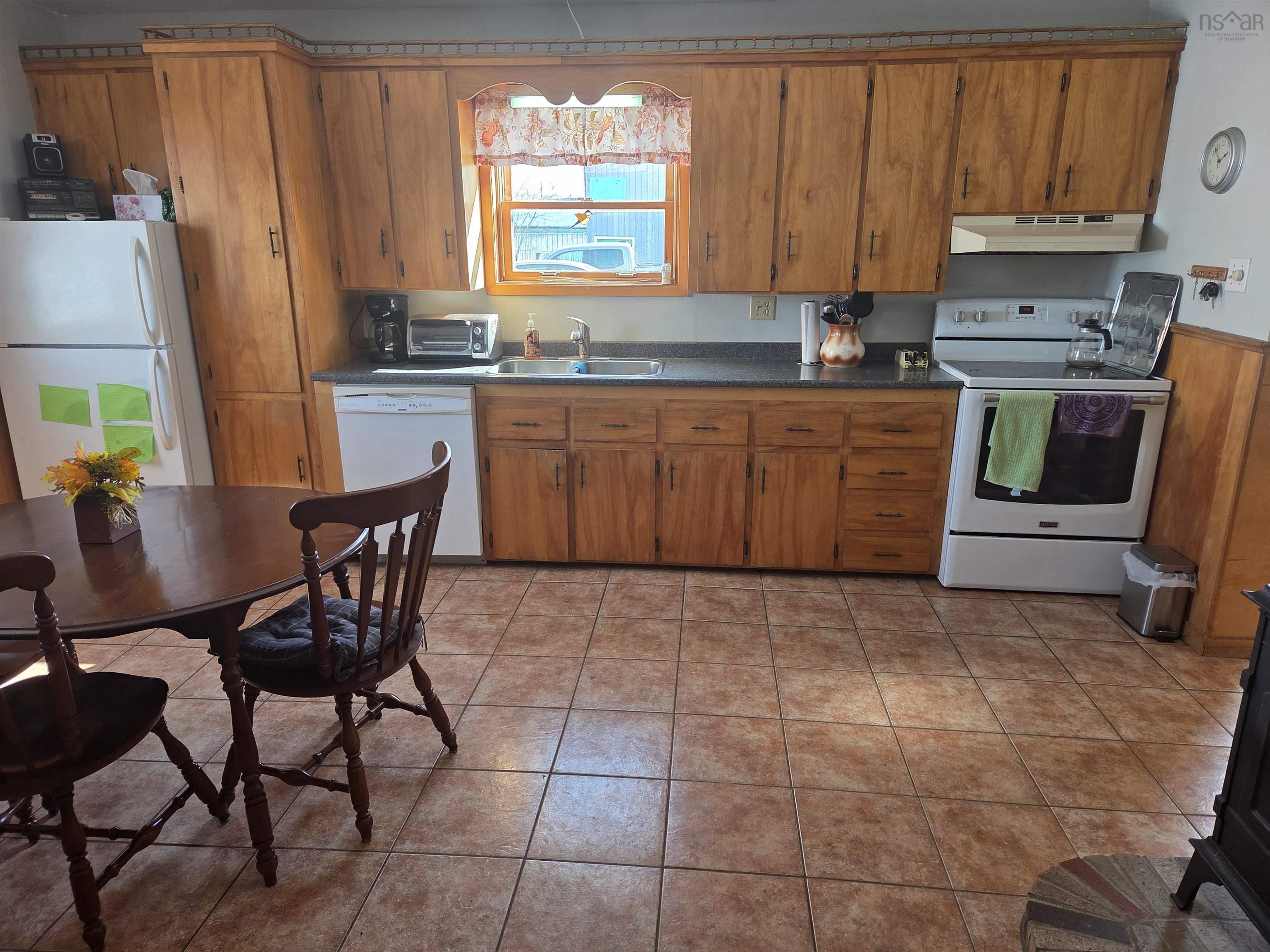 $479,900.00: 4105 Highway 316 Highway, St Andrew