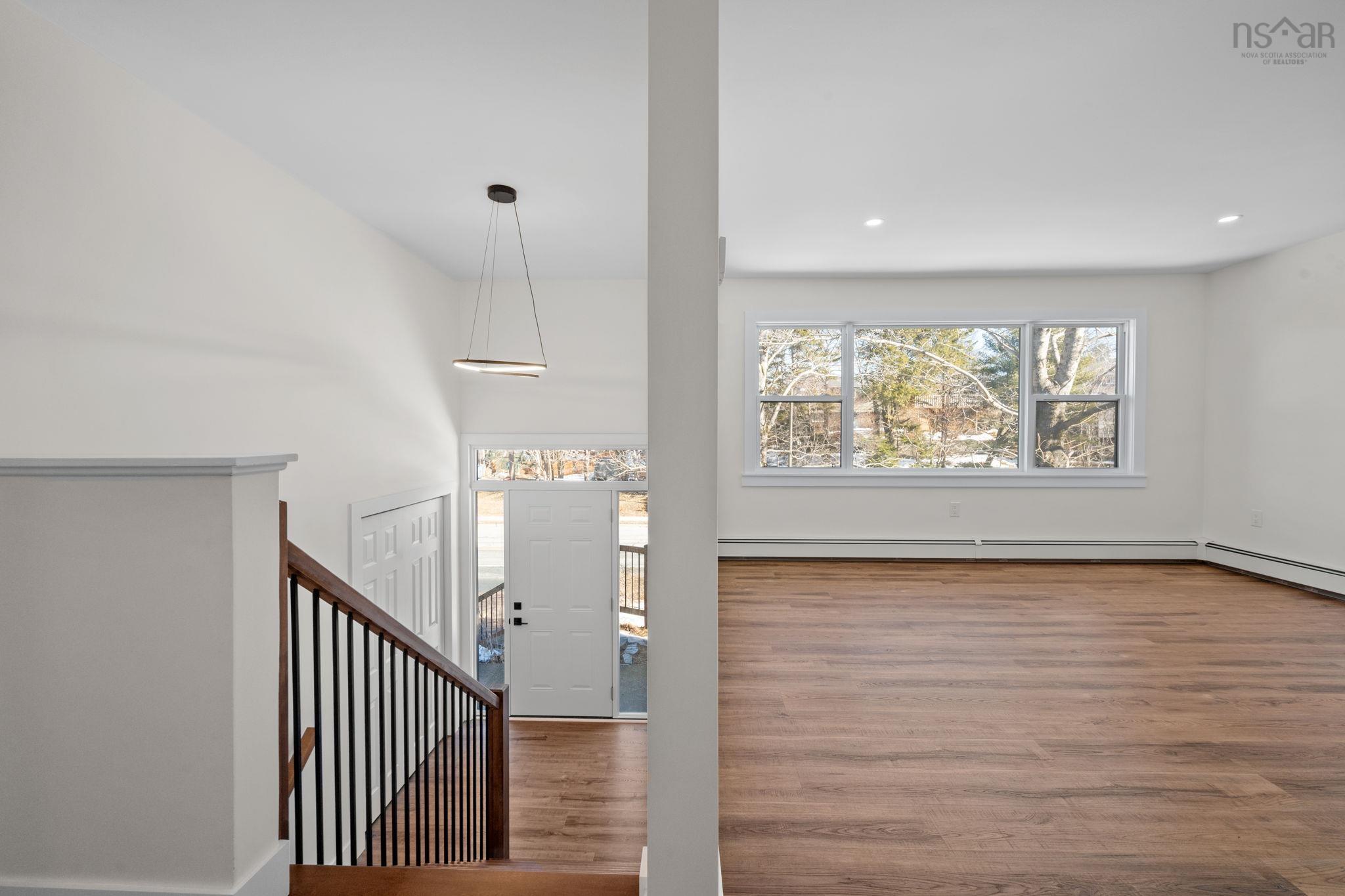 $649,900.00: 196 Lacewood Drive, Halifax Regional Municipality