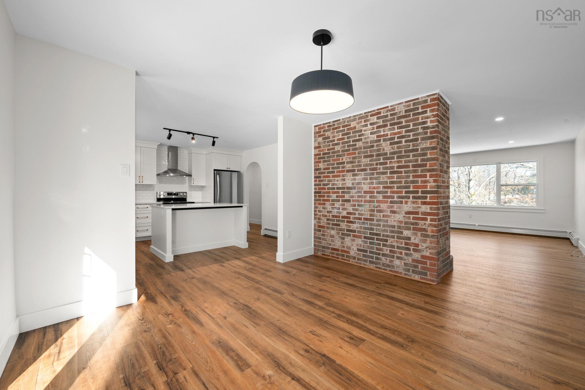 $649,900.00: 196 Lacewood Drive, Halifax Regional Municipality