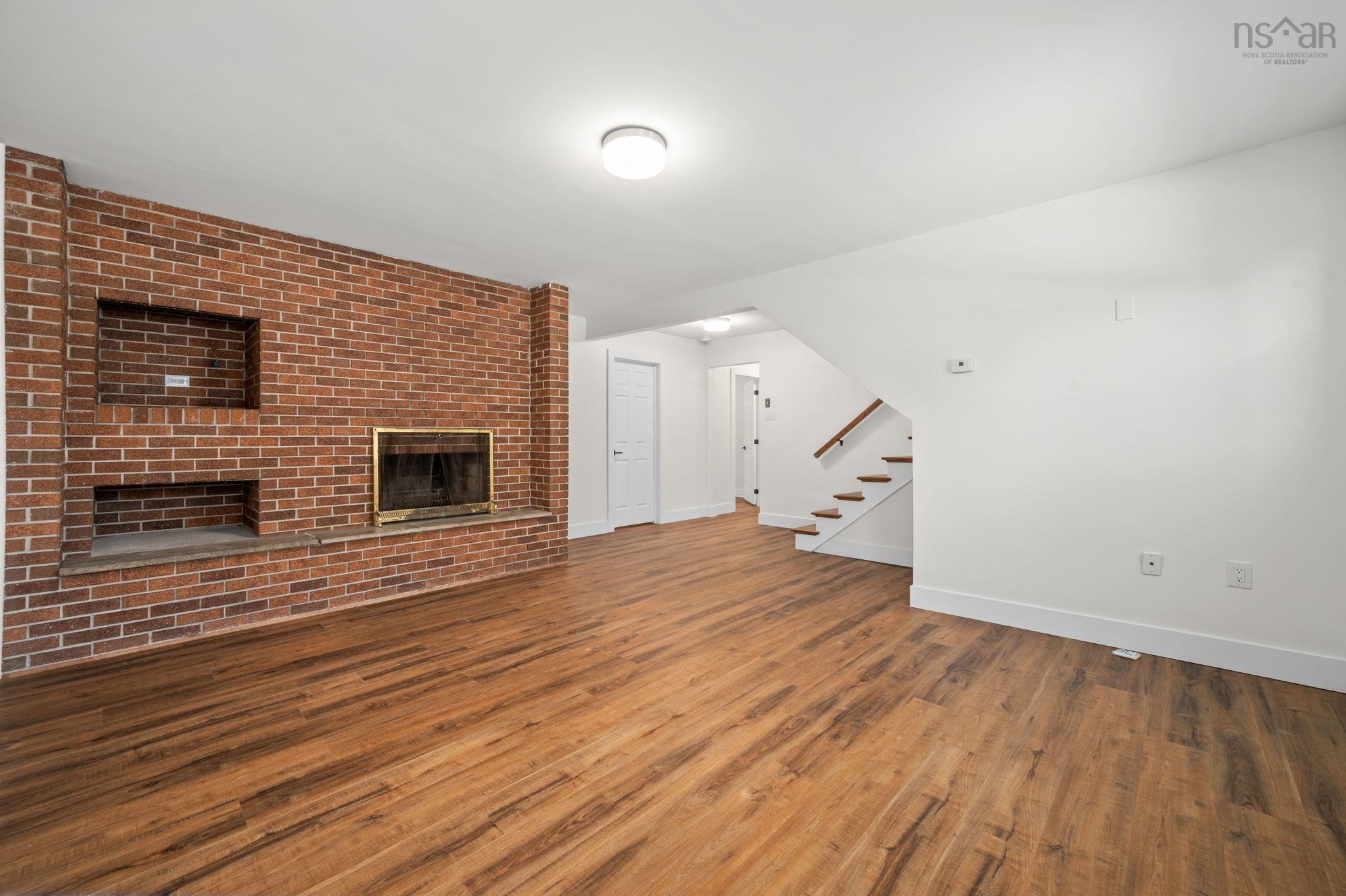 $649,900.00: 196 Lacewood Drive, Halifax Regional Municipality