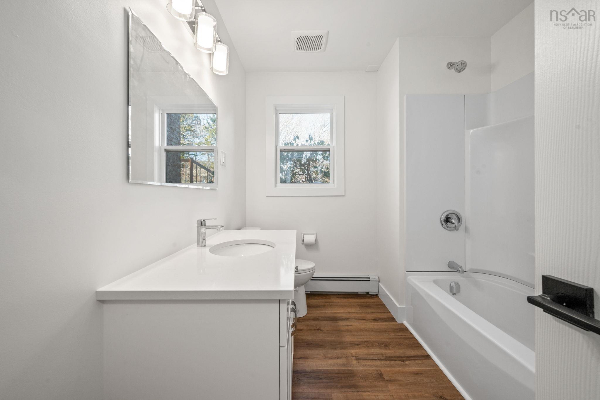 $649,900.00: 196 Lacewood Drive, Halifax Regional Municipality