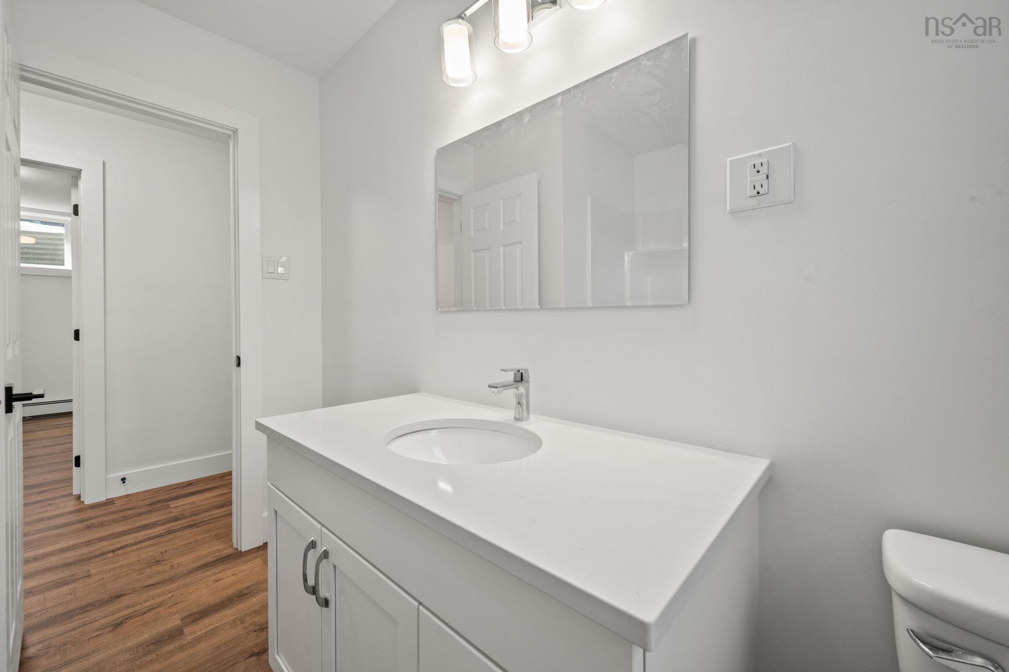 $649,900.00: 196 Lacewood Drive, Halifax Regional Municipality