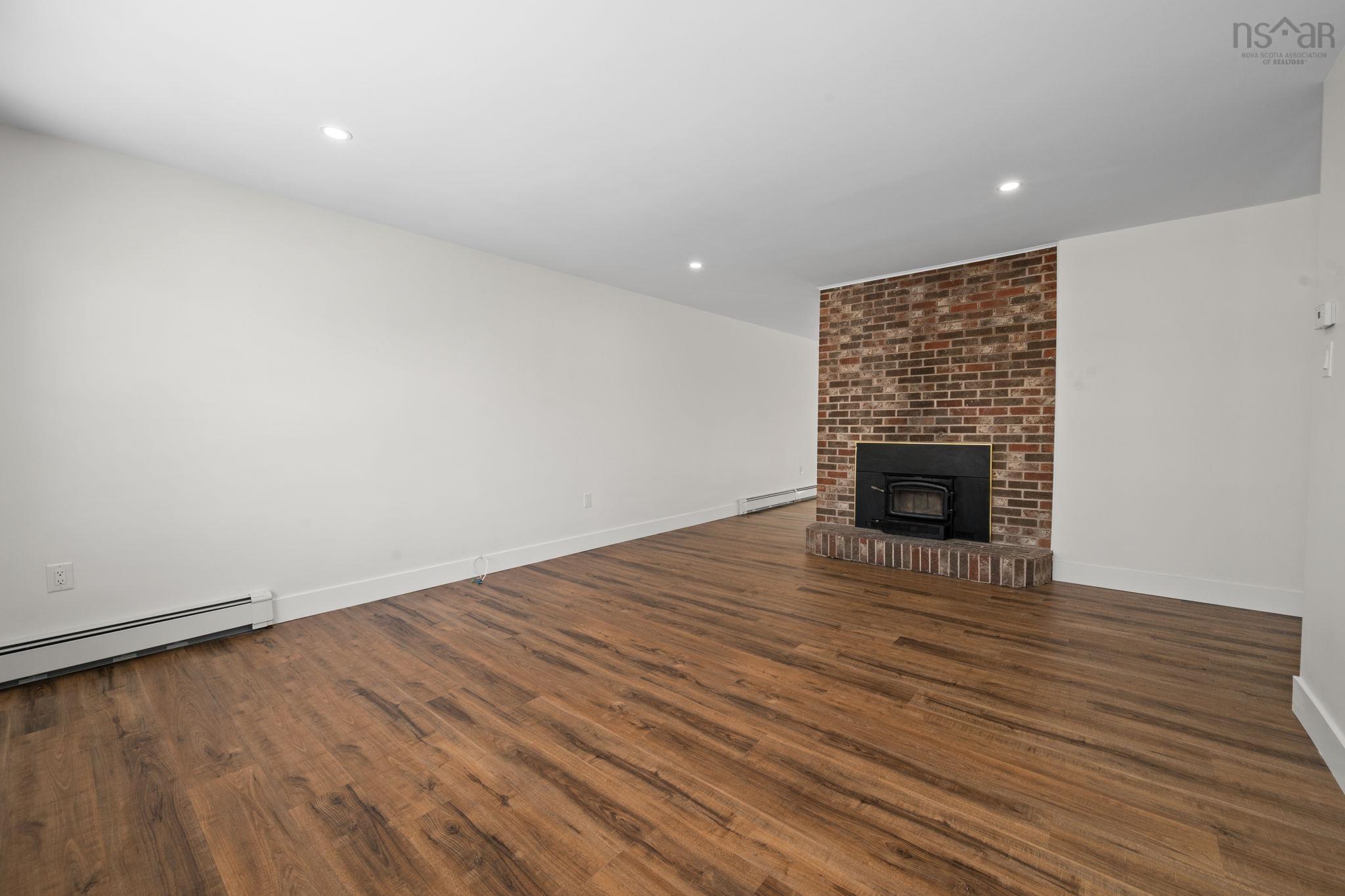 $649,900.00: 196 Lacewood Drive, Halifax Regional Municipality