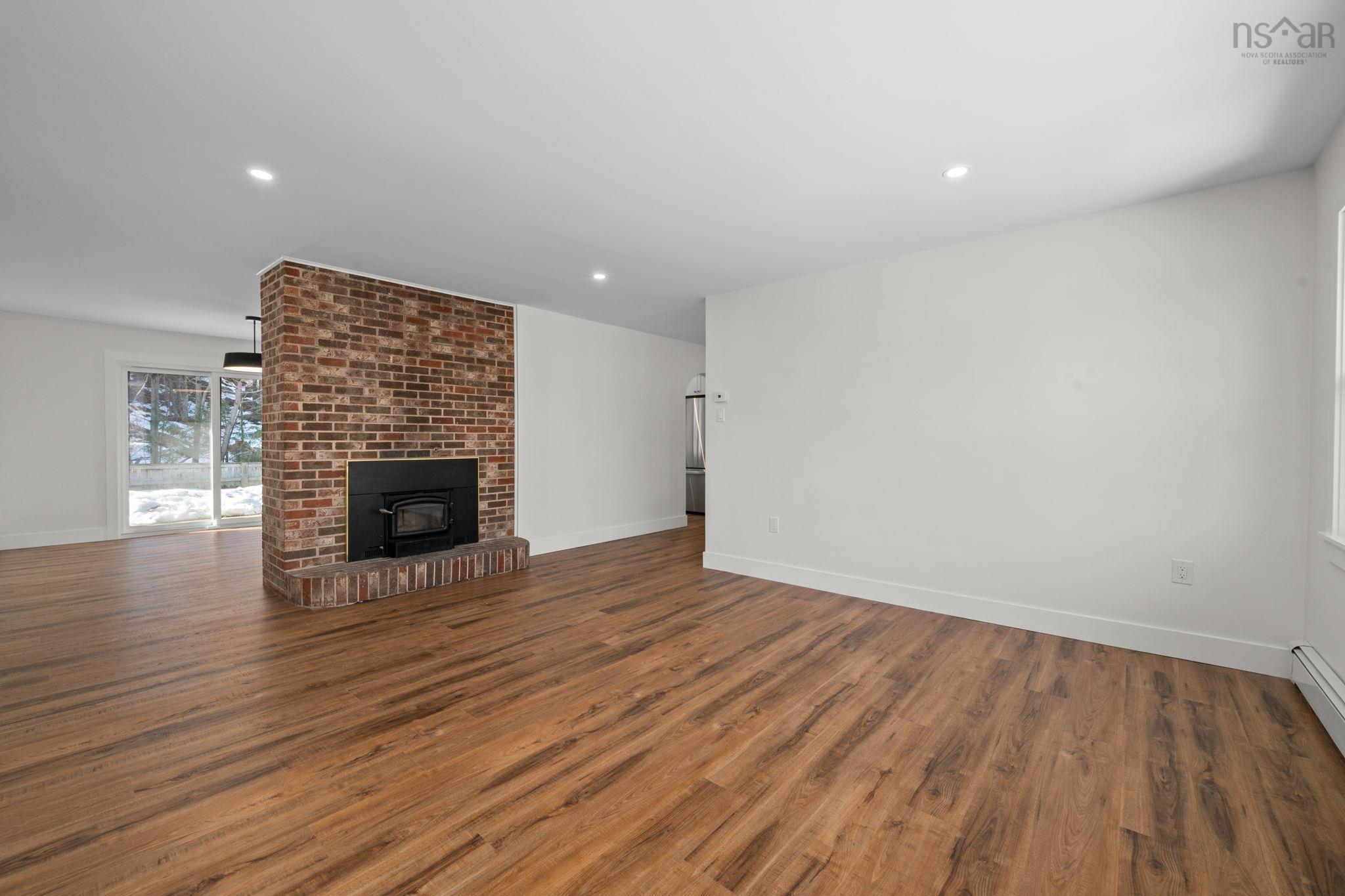 $649,900.00: 196 Lacewood Drive, Halifax Regional Municipality