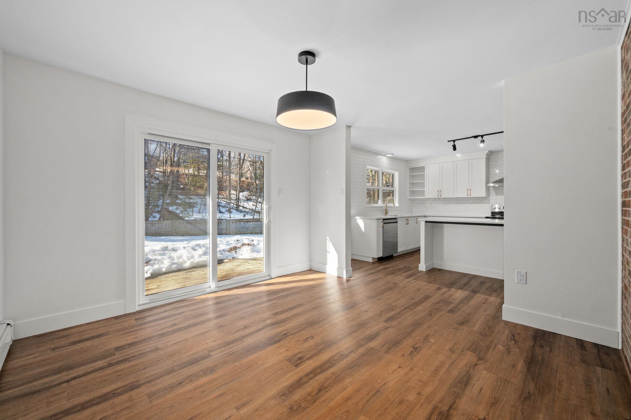 $649,900.00: 196 Lacewood Drive, Halifax Regional Municipality